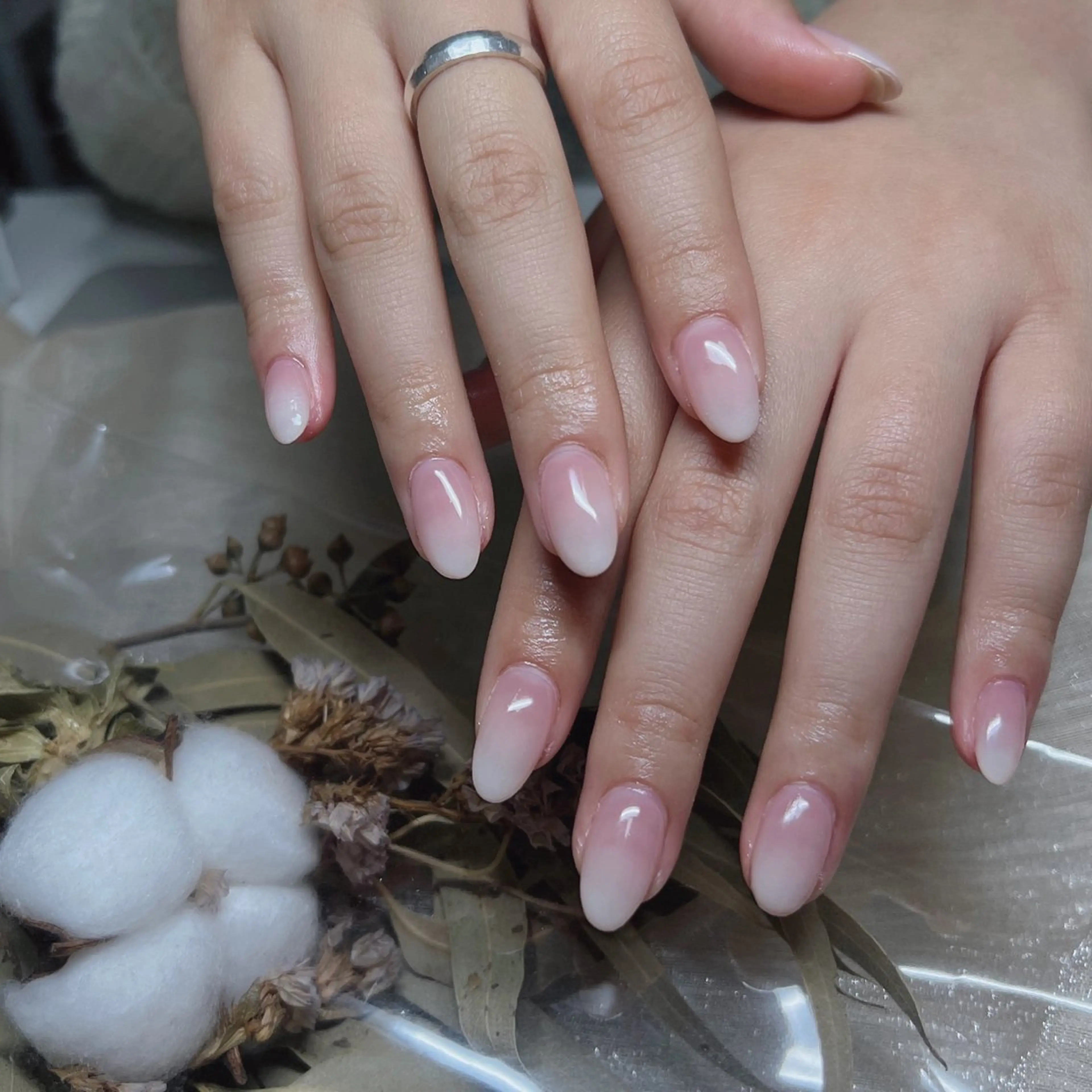 ネイル ハンドネイル KURE ISAKIのネイルデザイン