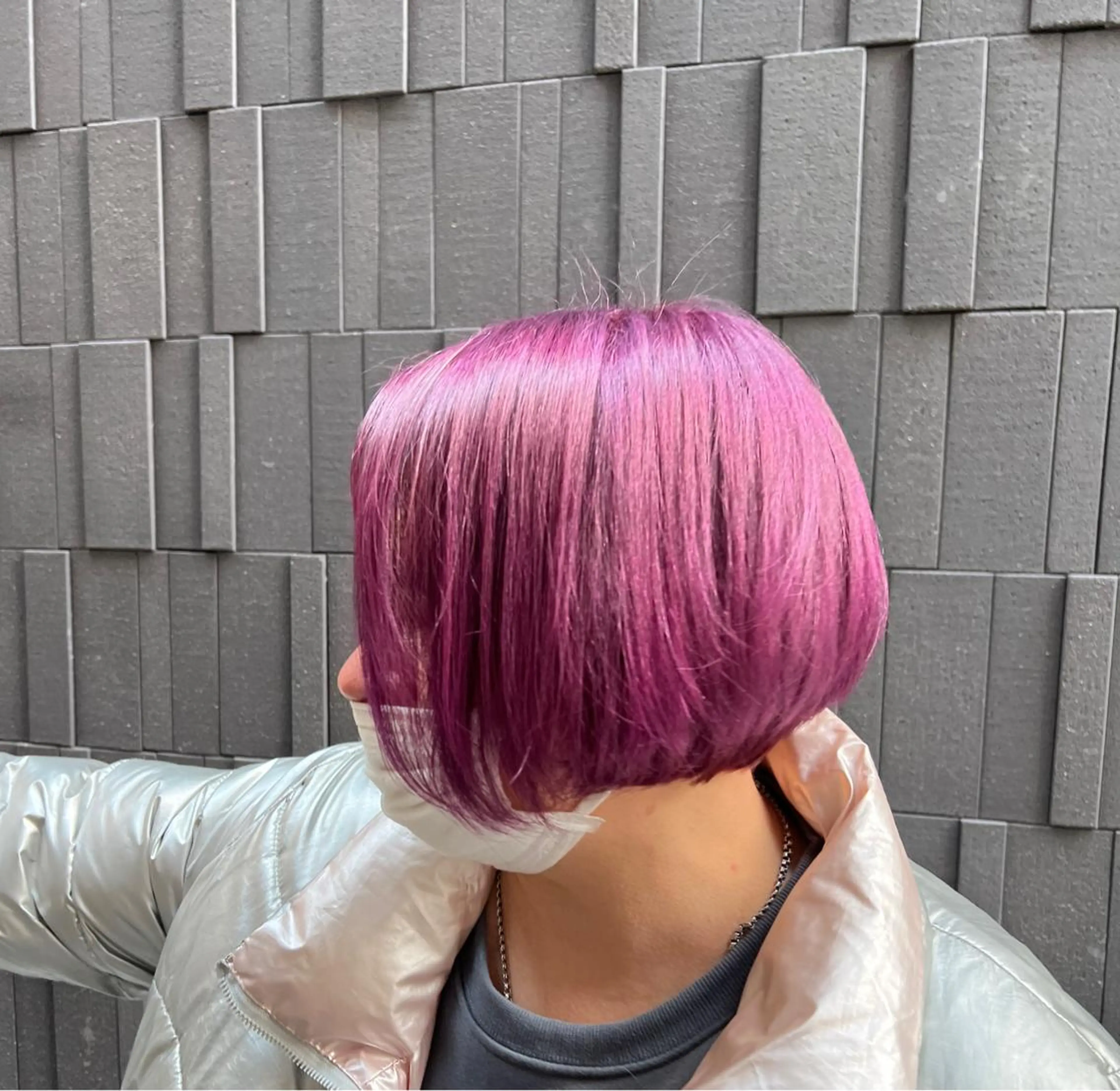 ショート カラー ブリーチ イヤリングカラー グラデーションカラー ハイライトカラー インナーカラー BEACH　HAIR&NAIL所属・両国駅徒歩1分⭐️ アイロン仕上げのヘアスタイル