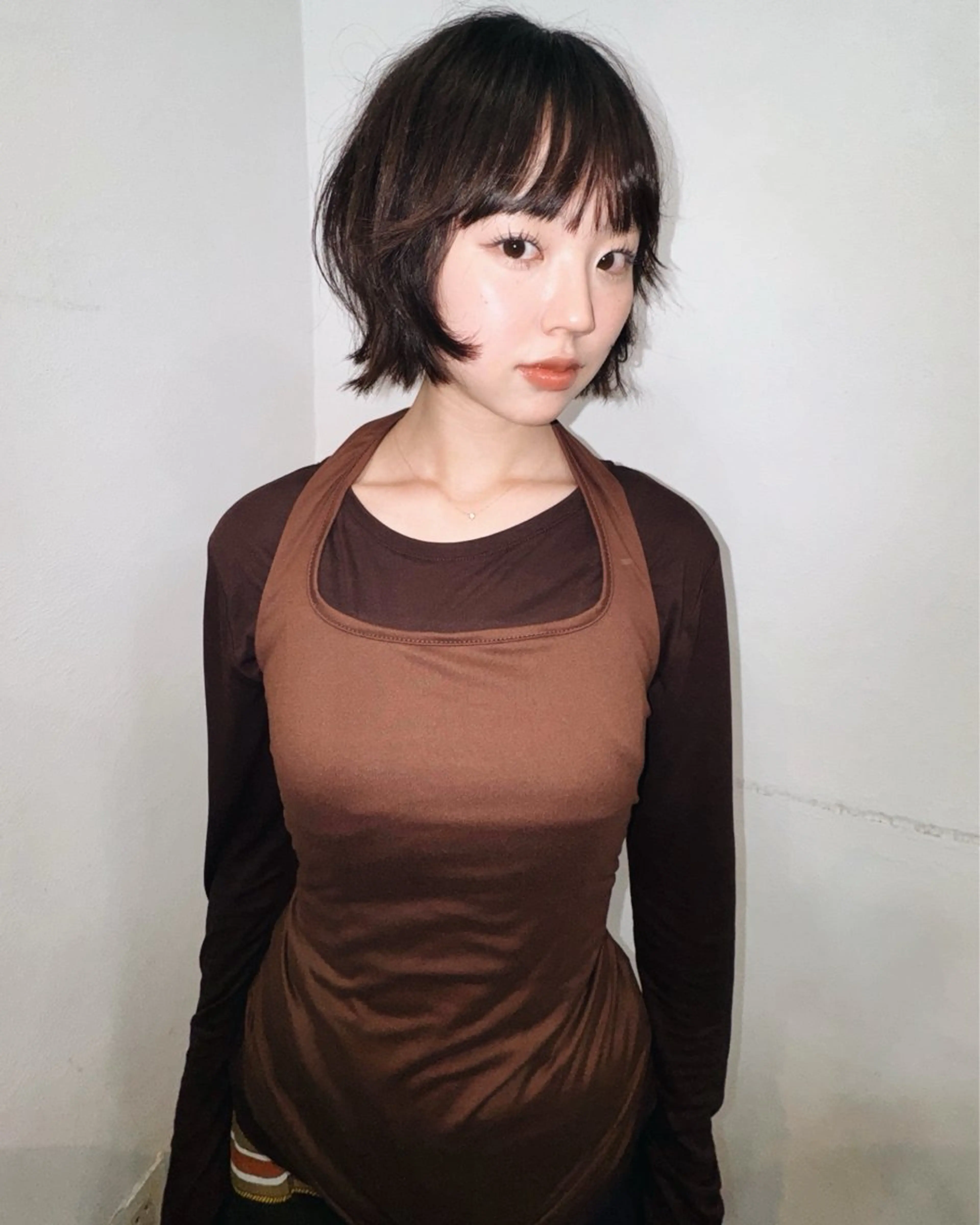 ショート ボブ 顔まわりレイヤー 顔周りカット 外国人風カラー ハッシュカット カット THE  AGATA TOKYO所属・スパイラルパーマ/デ ザインカット/アミのヘアスタイル