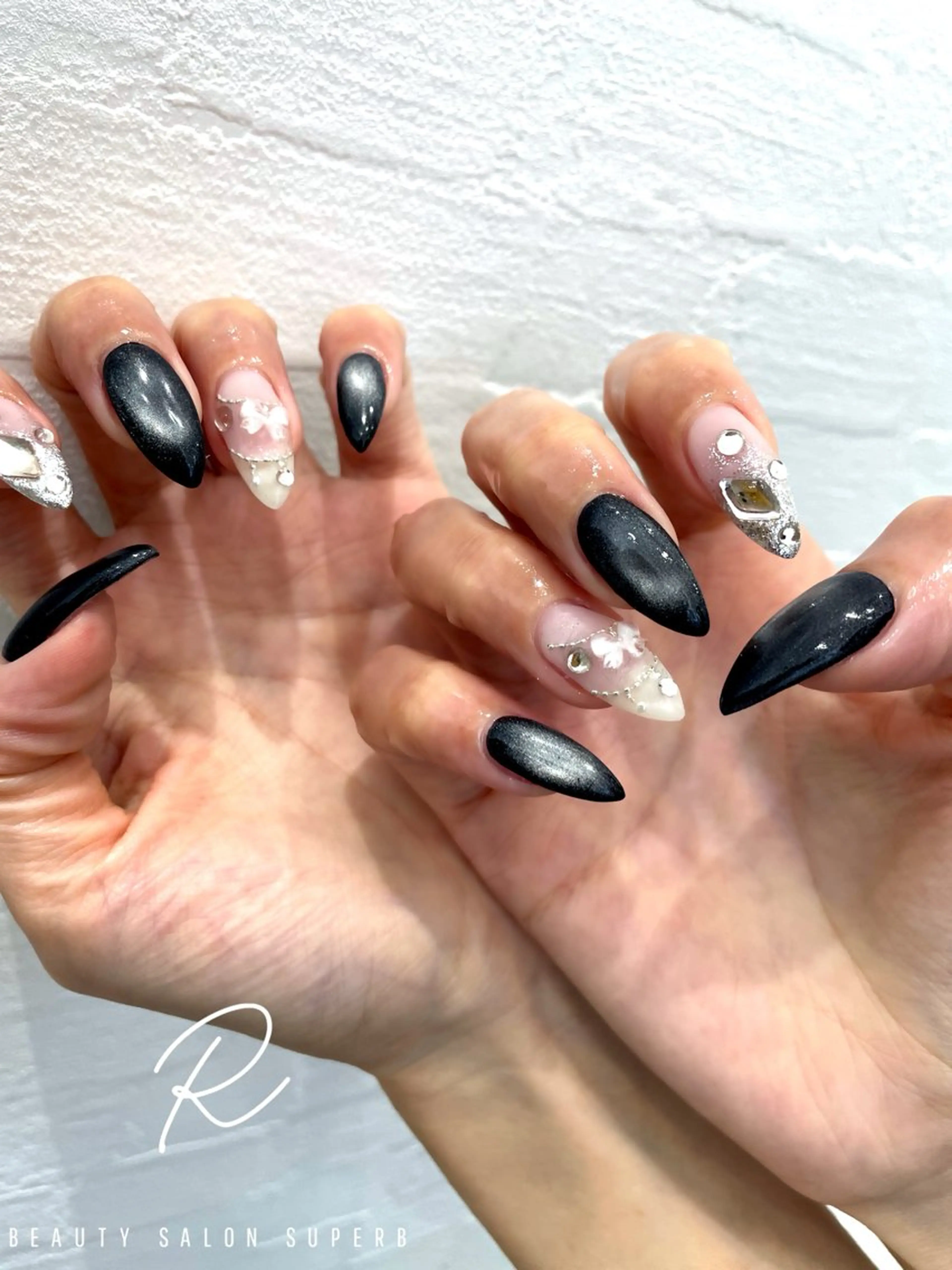 ネイル R MIIのネイルデザイン