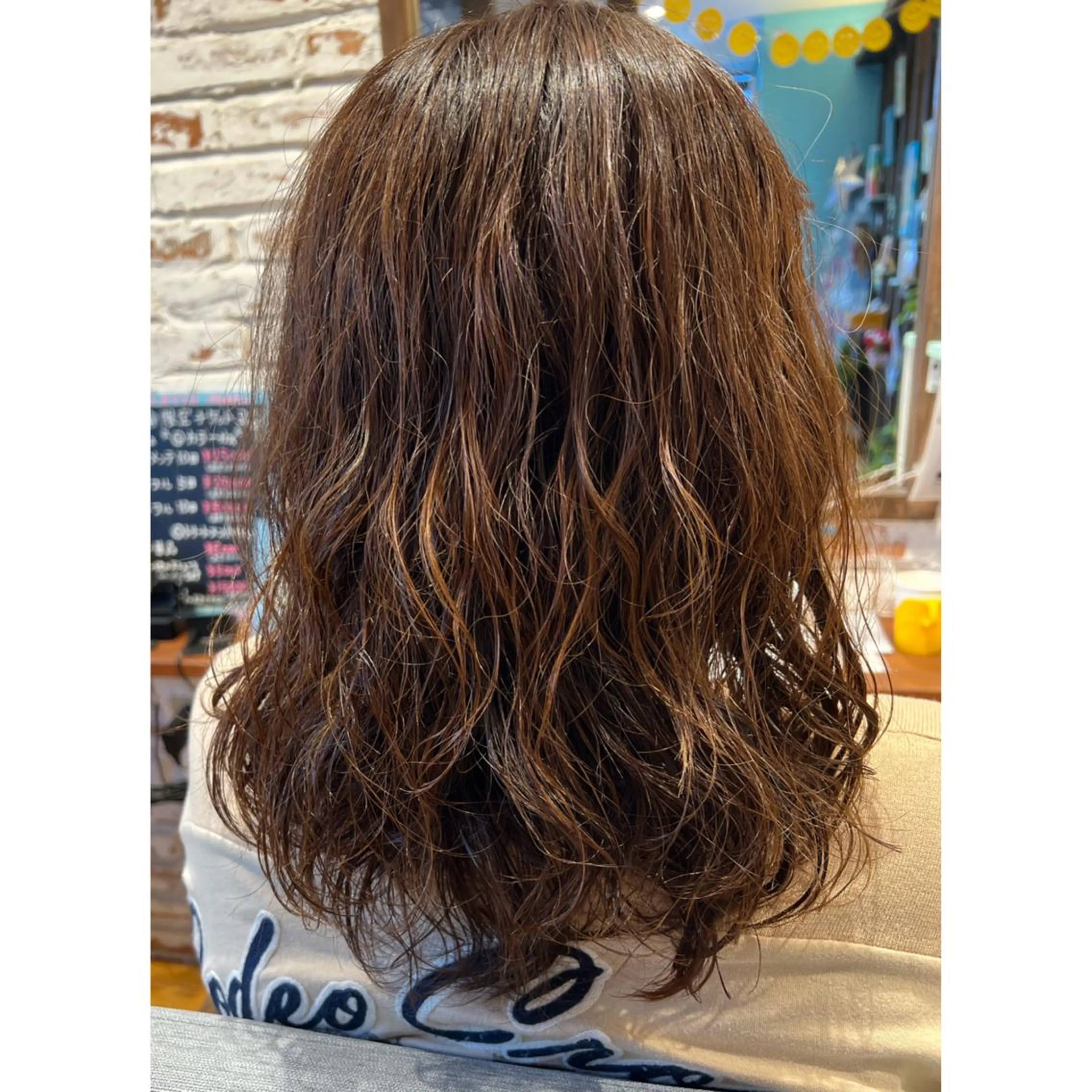 ロング ハイトーン/ ダブルカラー/透明感のヘアスタイル