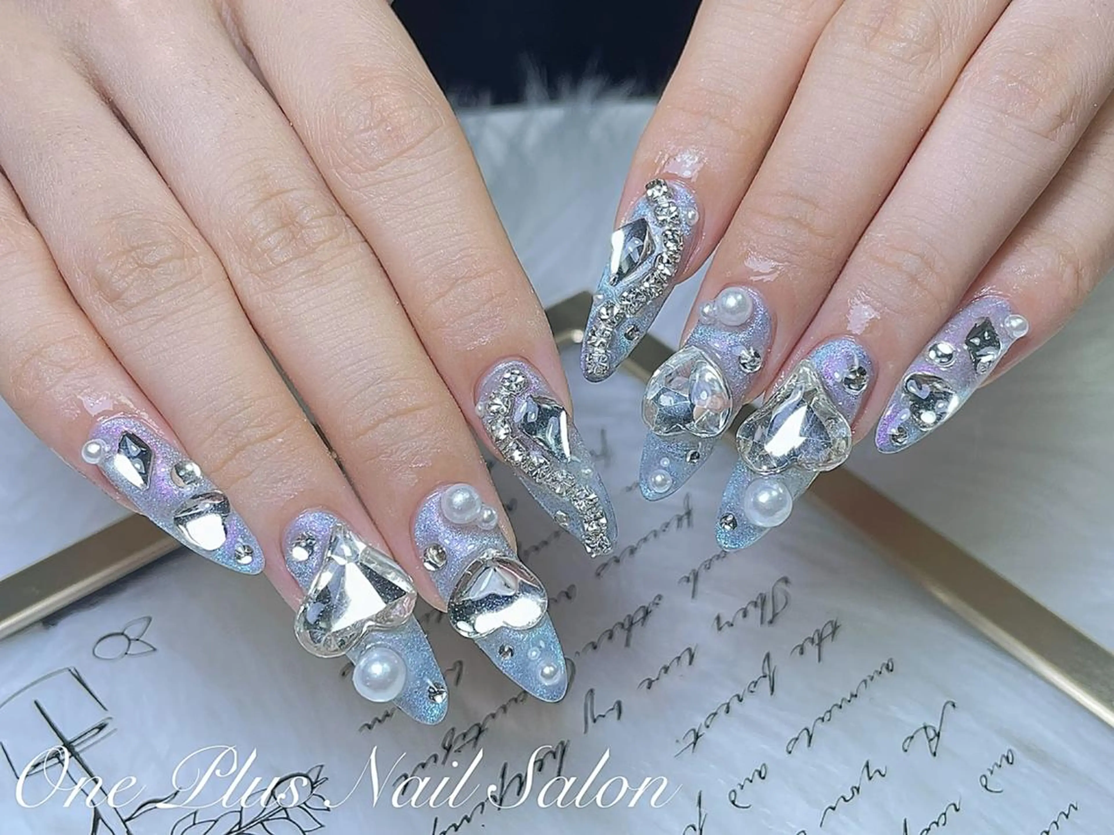 ネイル ジェルネイル キラキラネイル 韓国ネイル ラメ(グリッター) マグネットネイル One plus StudioNailのネイルデザイン