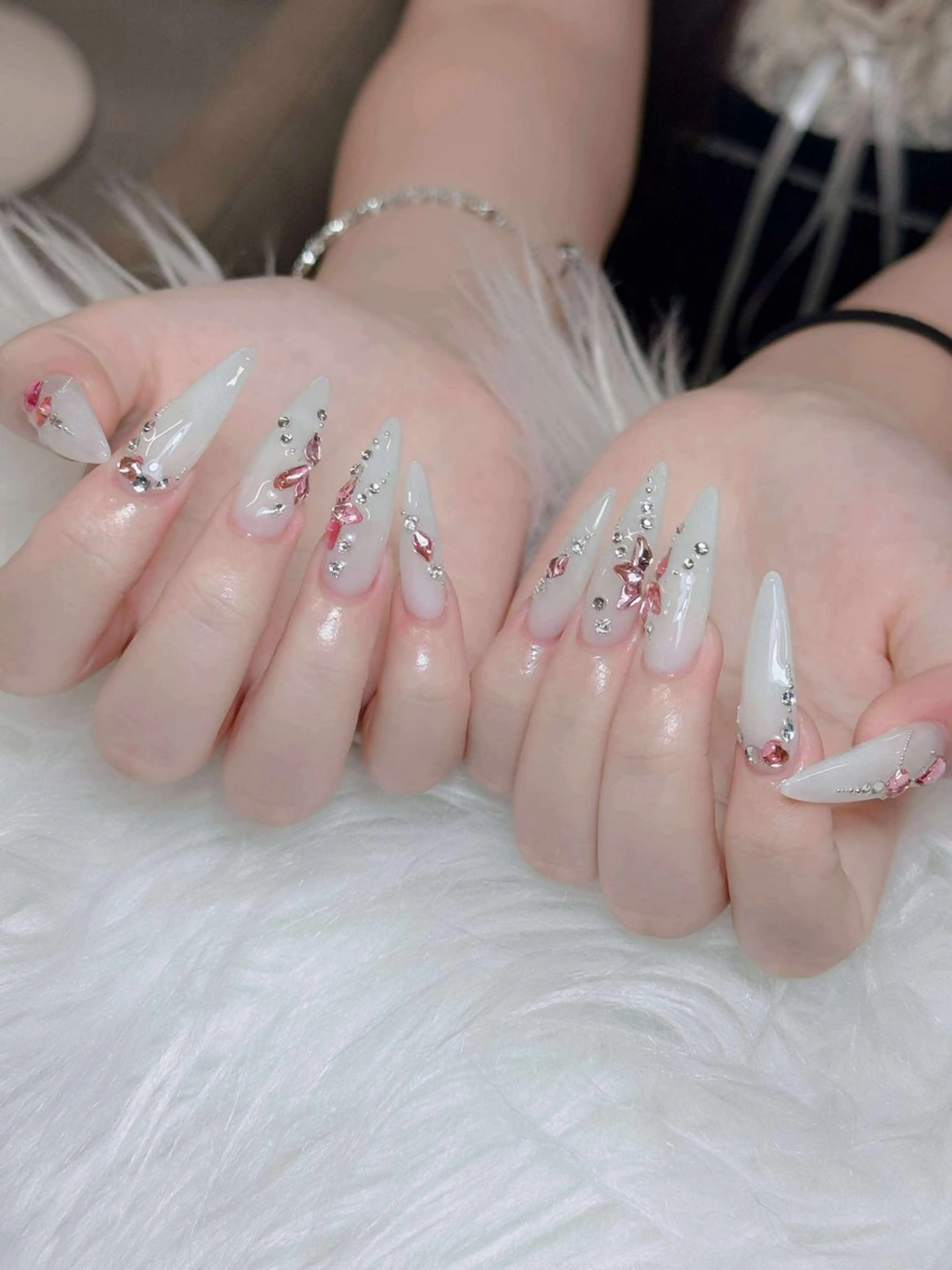 ネイル オーロラネイル チークネイル フットネイル フレンチネイル 韓国ネイル ハンドネイル Lumi Nailのネイルデザイン