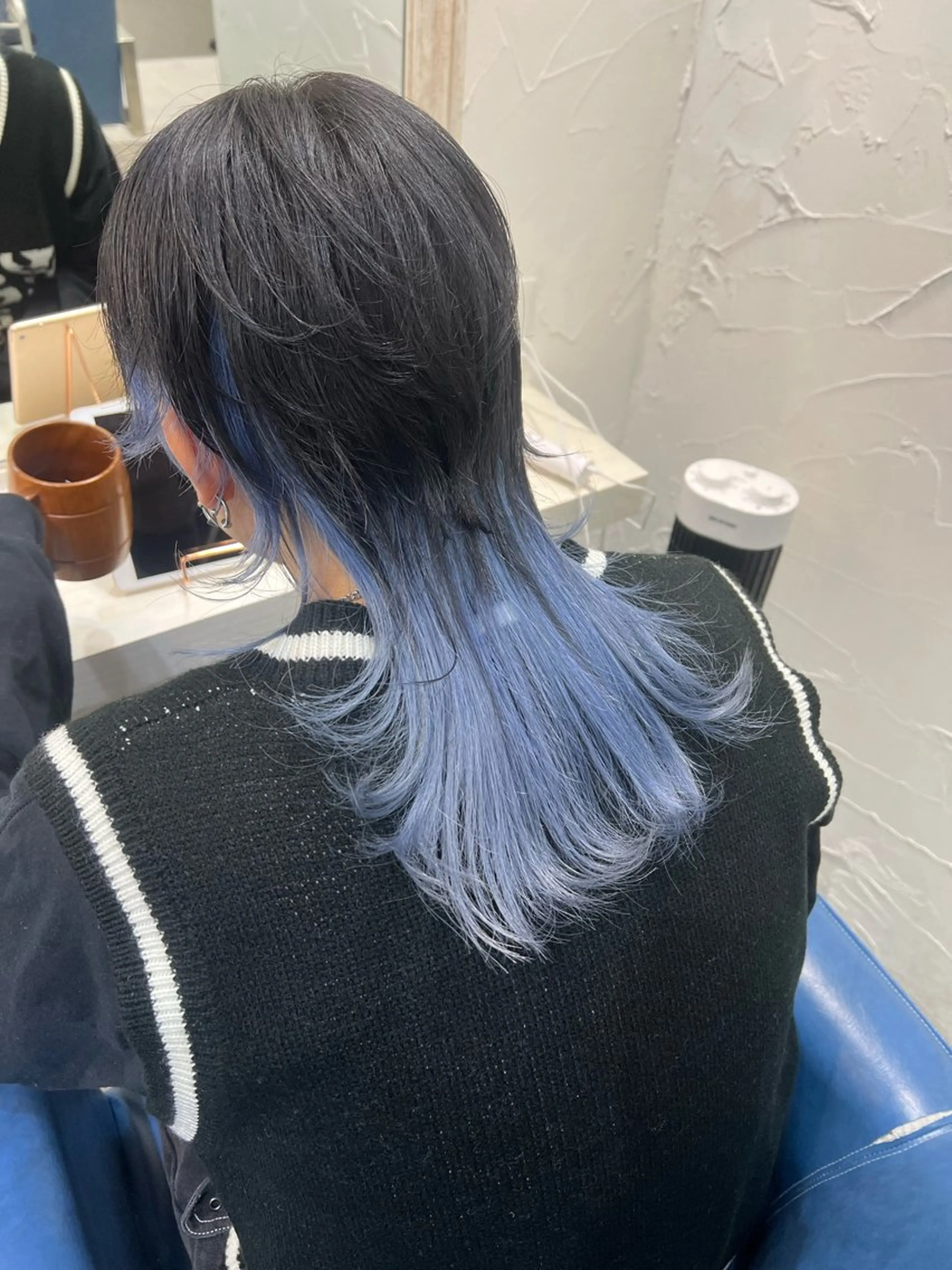 セミロング カラー メンズ メンズウルフカット 黒髪 ブルーカラー ブルーブラック ウルフカット ヘアカラー ♥️ルフ🐒 ミレイ♥️のヘアスタイル