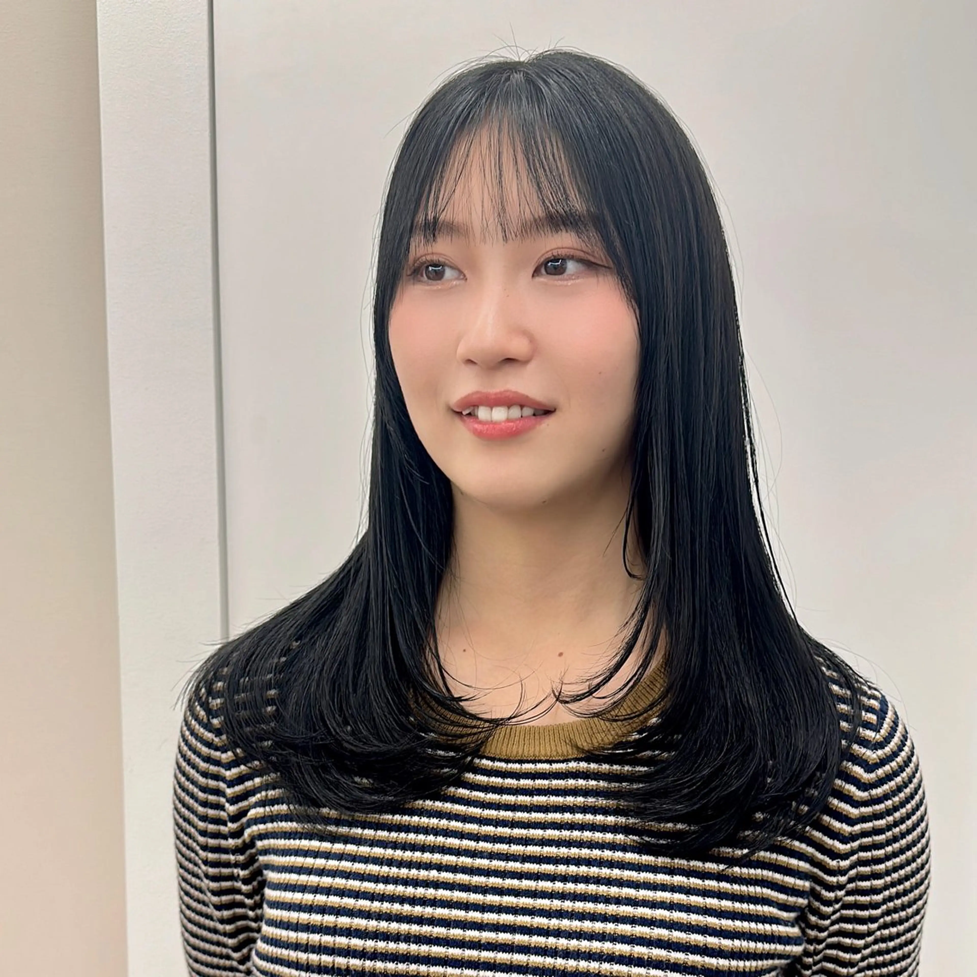 ミディアム カラー カット ヘアカラー トリートメント ブリーチなし/レイヤ ー特化🌈Tommyのヘアスタイル