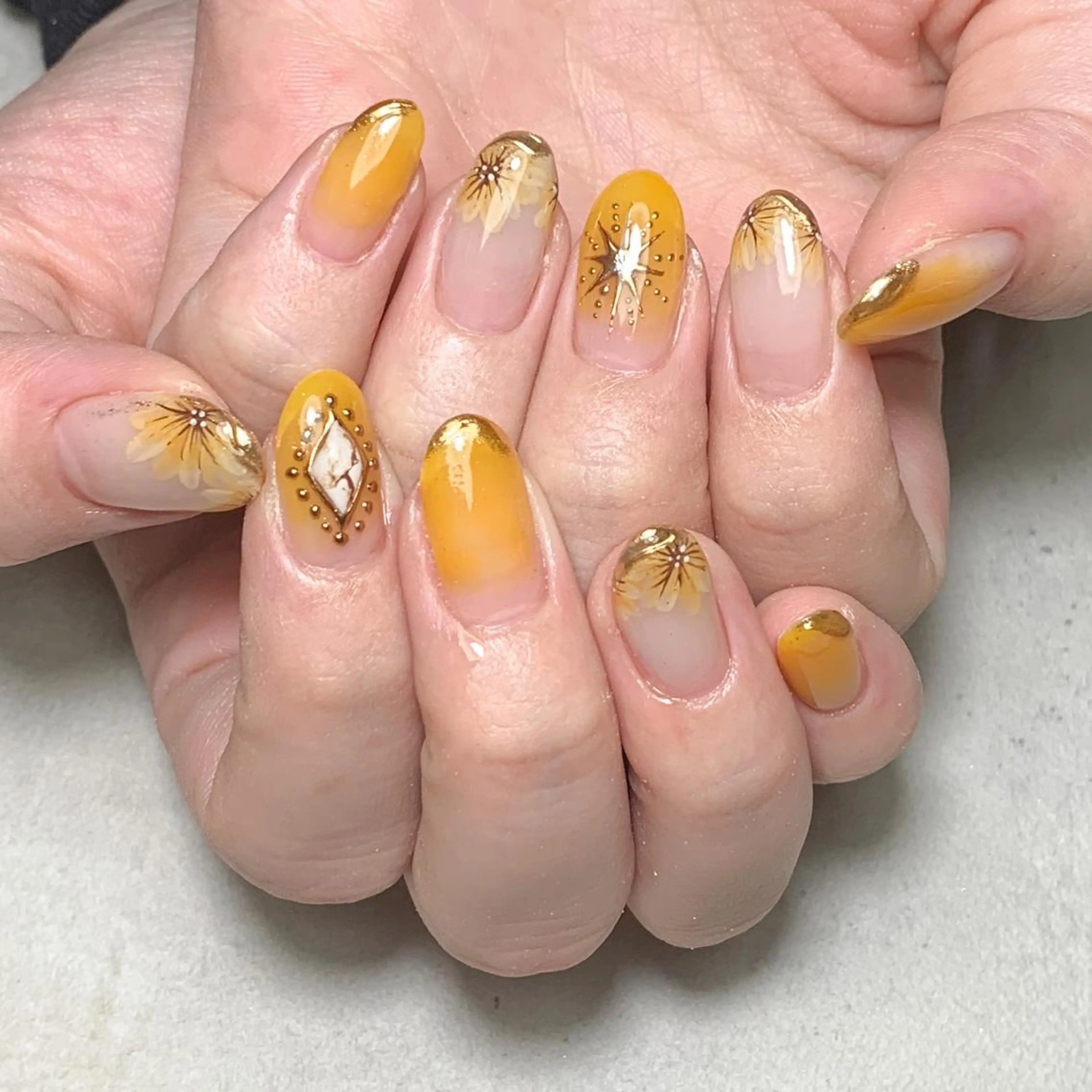 ネイル atelier　FIORITURA所属・FIORITURA aiのネイルデザイン