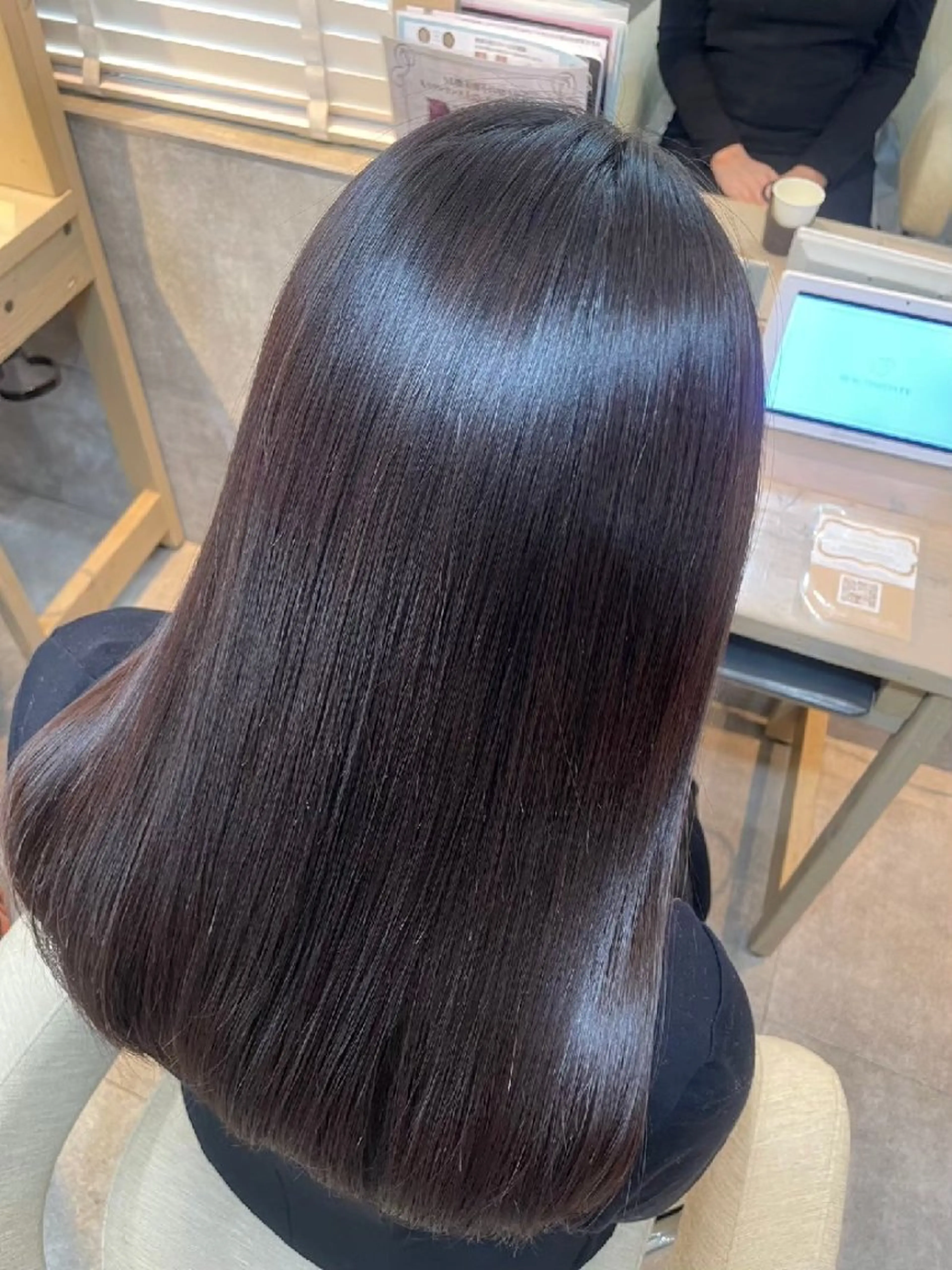 セミロング カラー 髪質改善トリートメントループス大倉山店所属・けい もえこのヘアスタイル