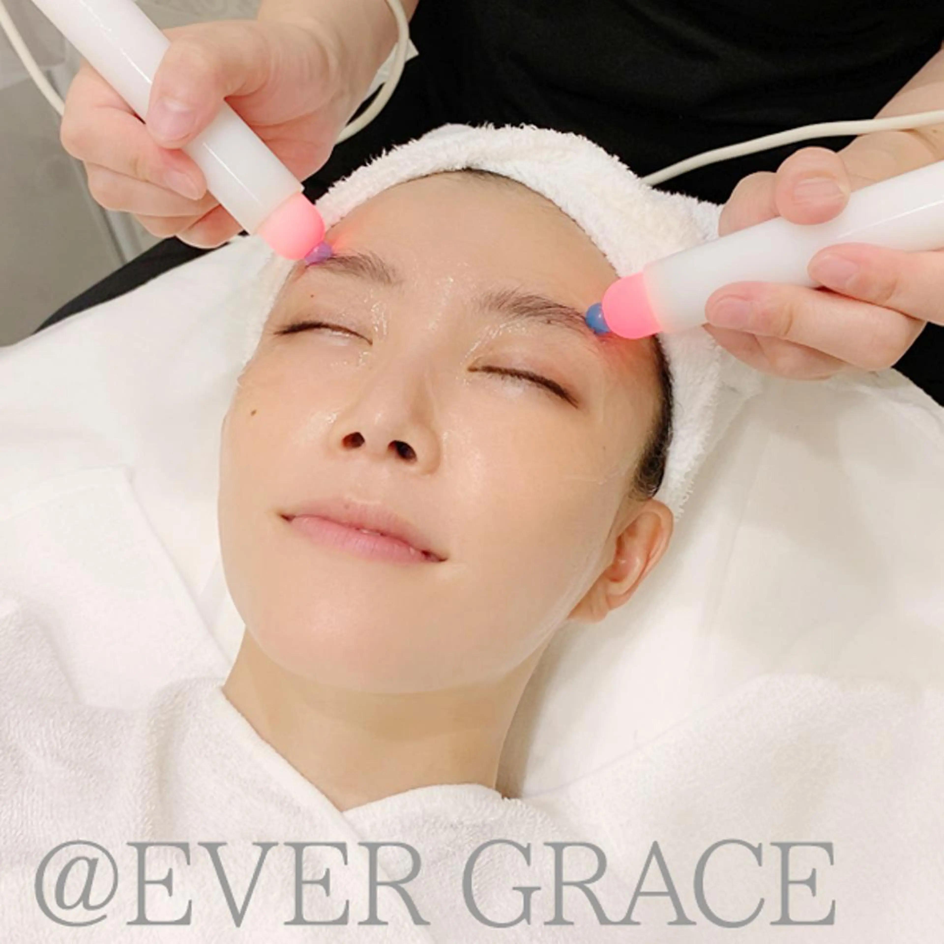 【目元専門店人気No1】目元クマ撃退+小顔リフトアップの写真