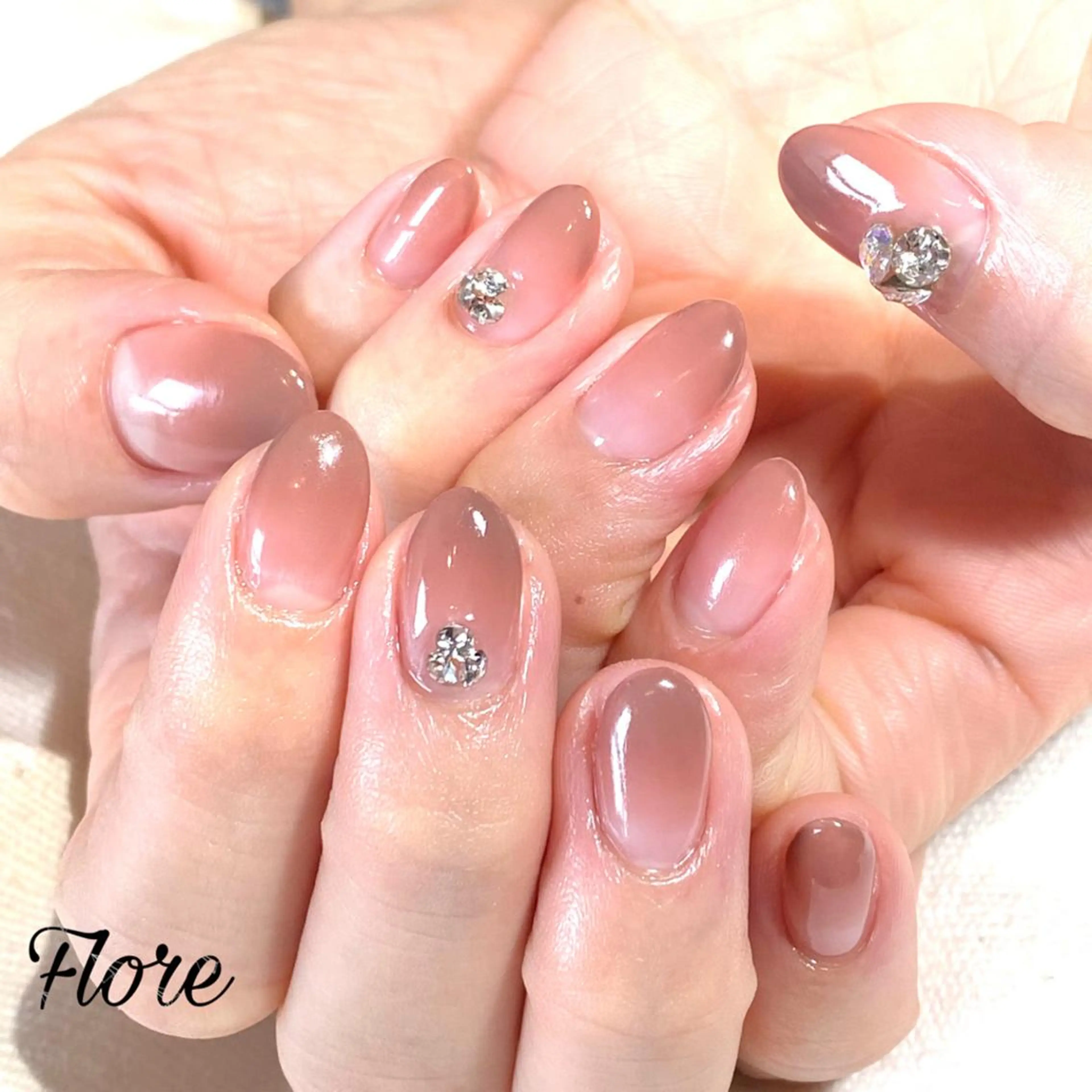 ネイル Flore (フロール)の眉毛・アイブロウイメージ