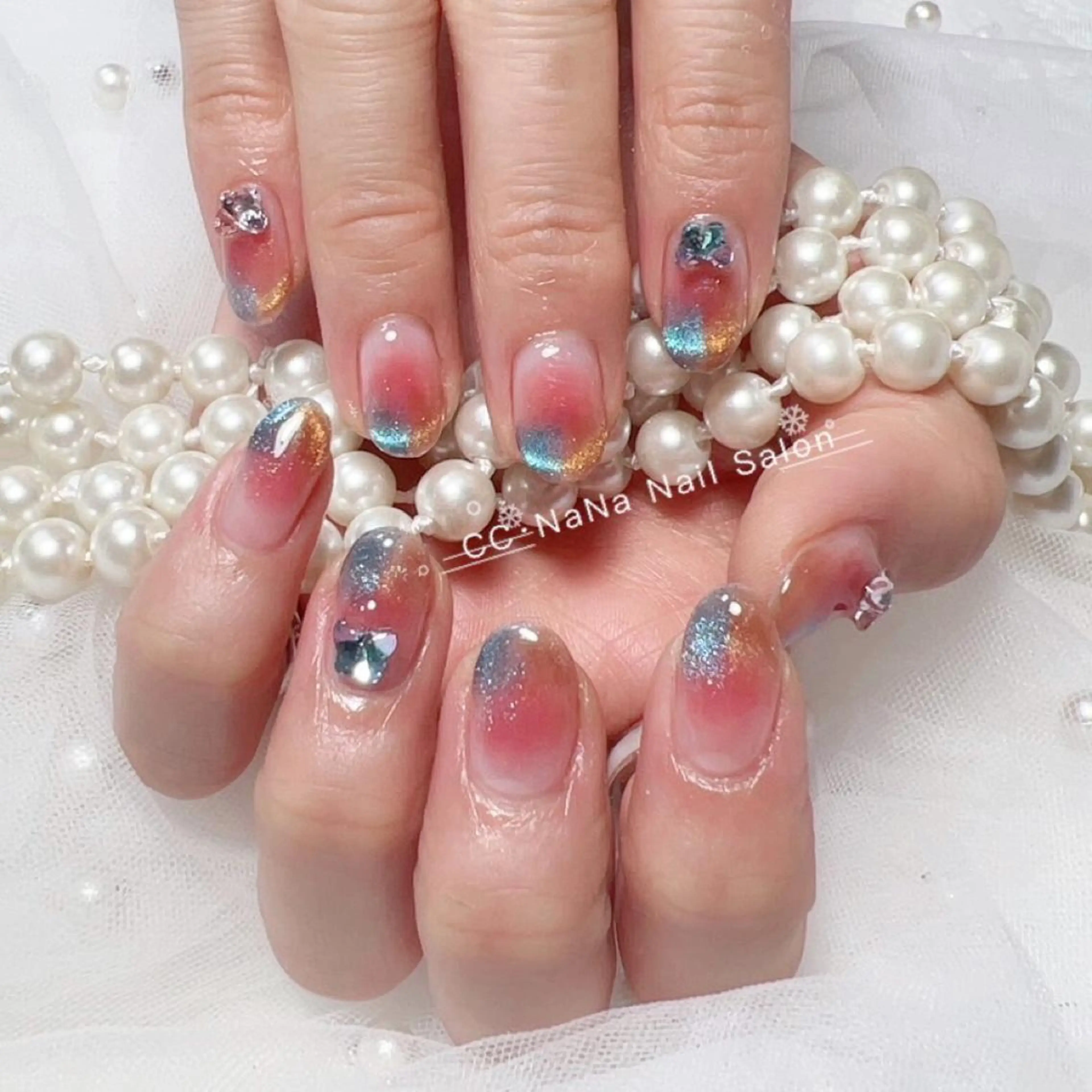 ネイル チークネイル フラッシュネイル ジェルネイル ハート キラキラネイル ハンドネイル 💎CC・NaNa 韓国風ネイル🌙Cのネイルデザイン