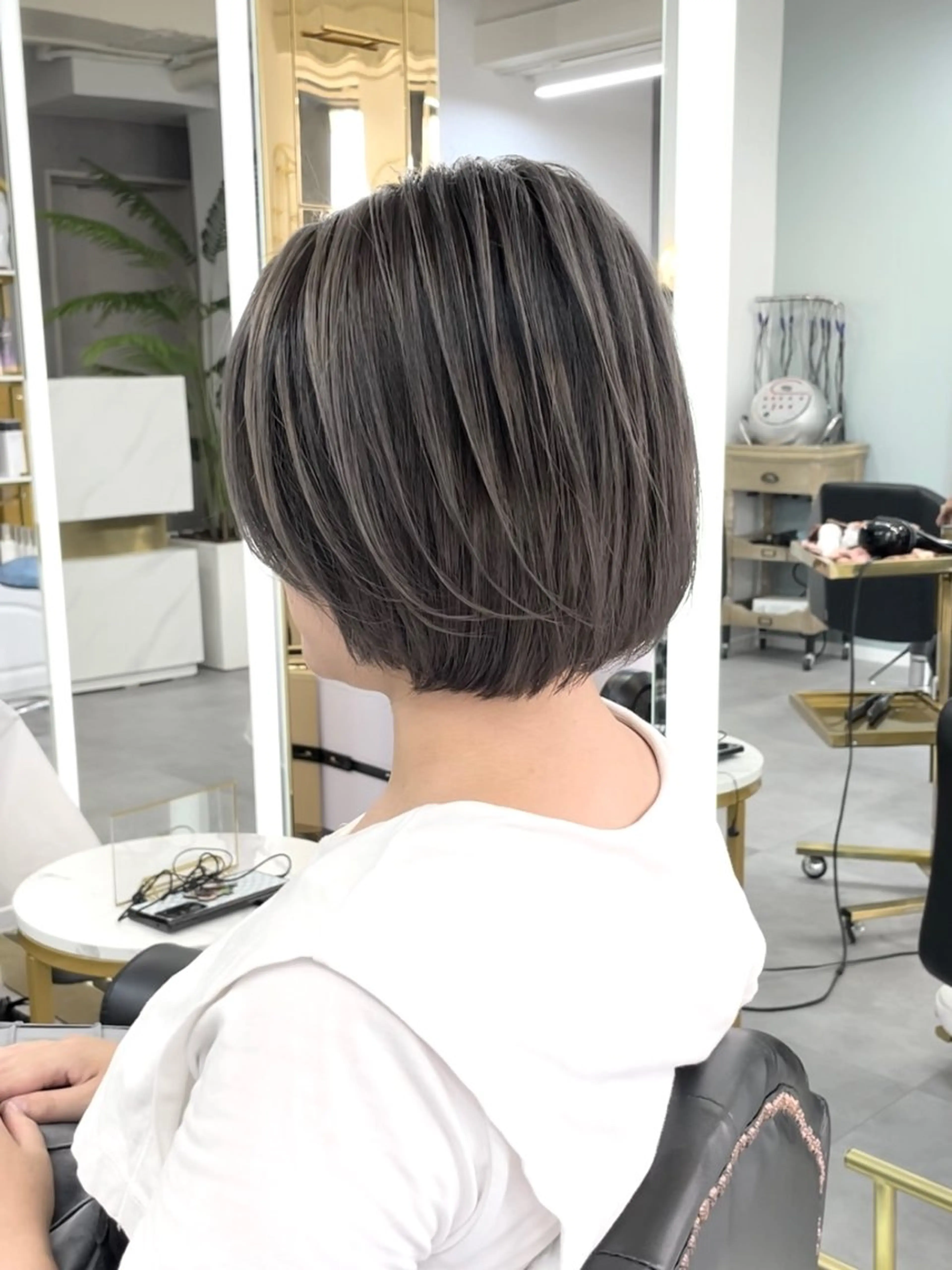 ショート レイヤーカット senjyu GINZA所属・バレイヤージュ/ハイ ライト/庄司鉄平のヘアスタイル