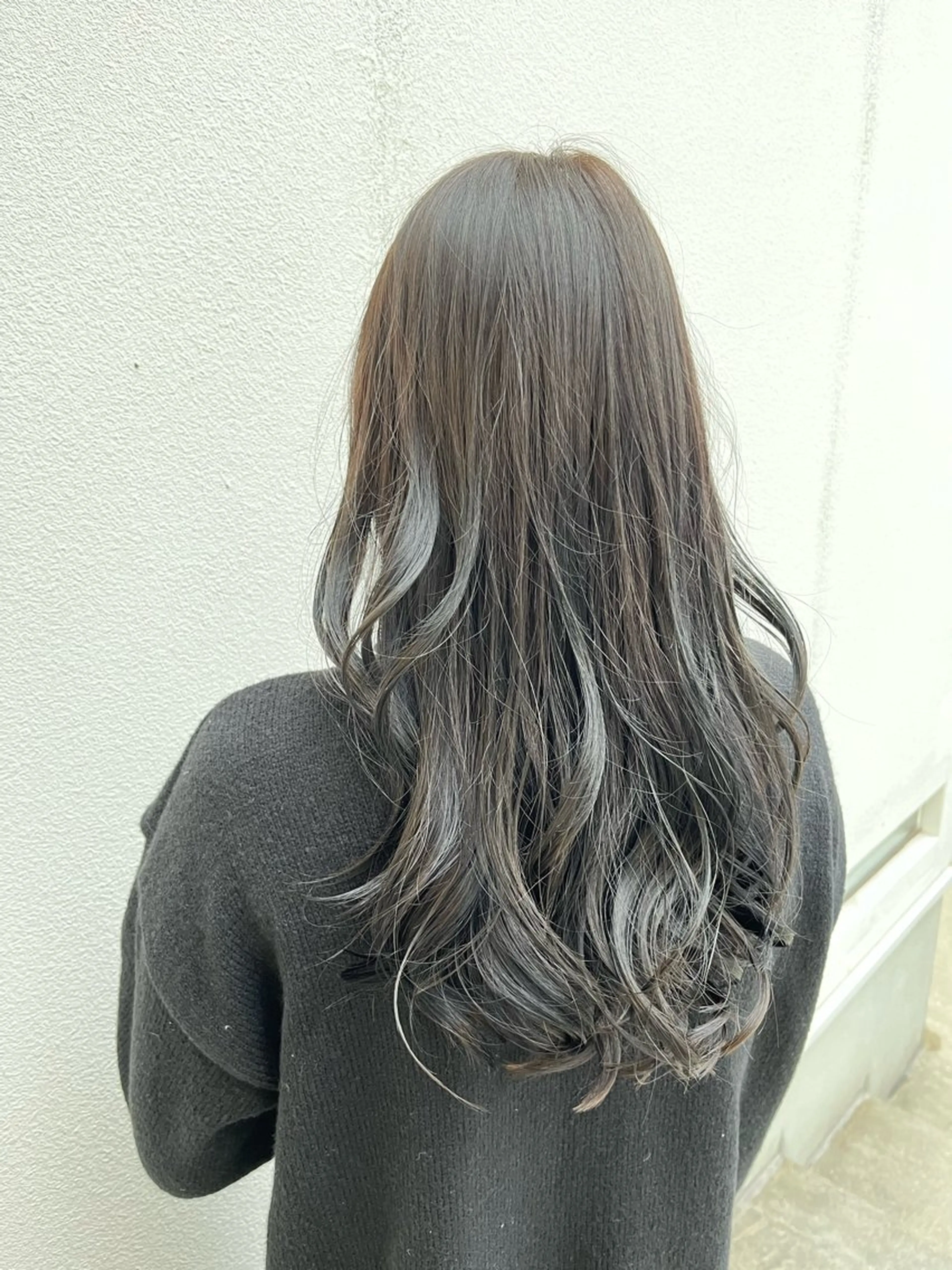ロング カラー アッシュ レイヤーカット 松岡 アユミ  berryのマツエク・マツパデザイン