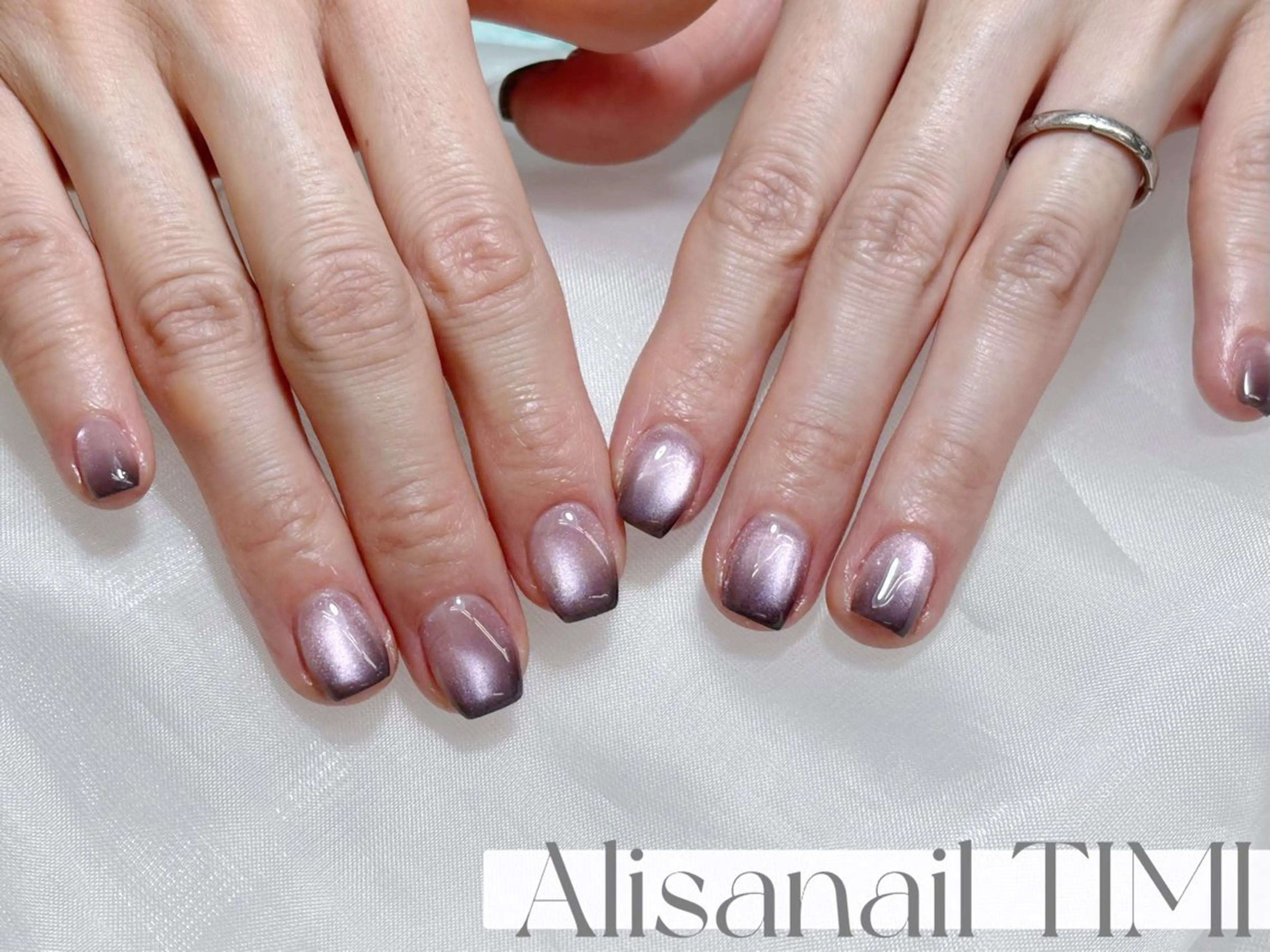 ネイル マグネットネイル マグネットワンカラー ニュアンスネイル ワンカラーネイル ピンク ハンドネイル Alisa nail Timiのネイルデザイン