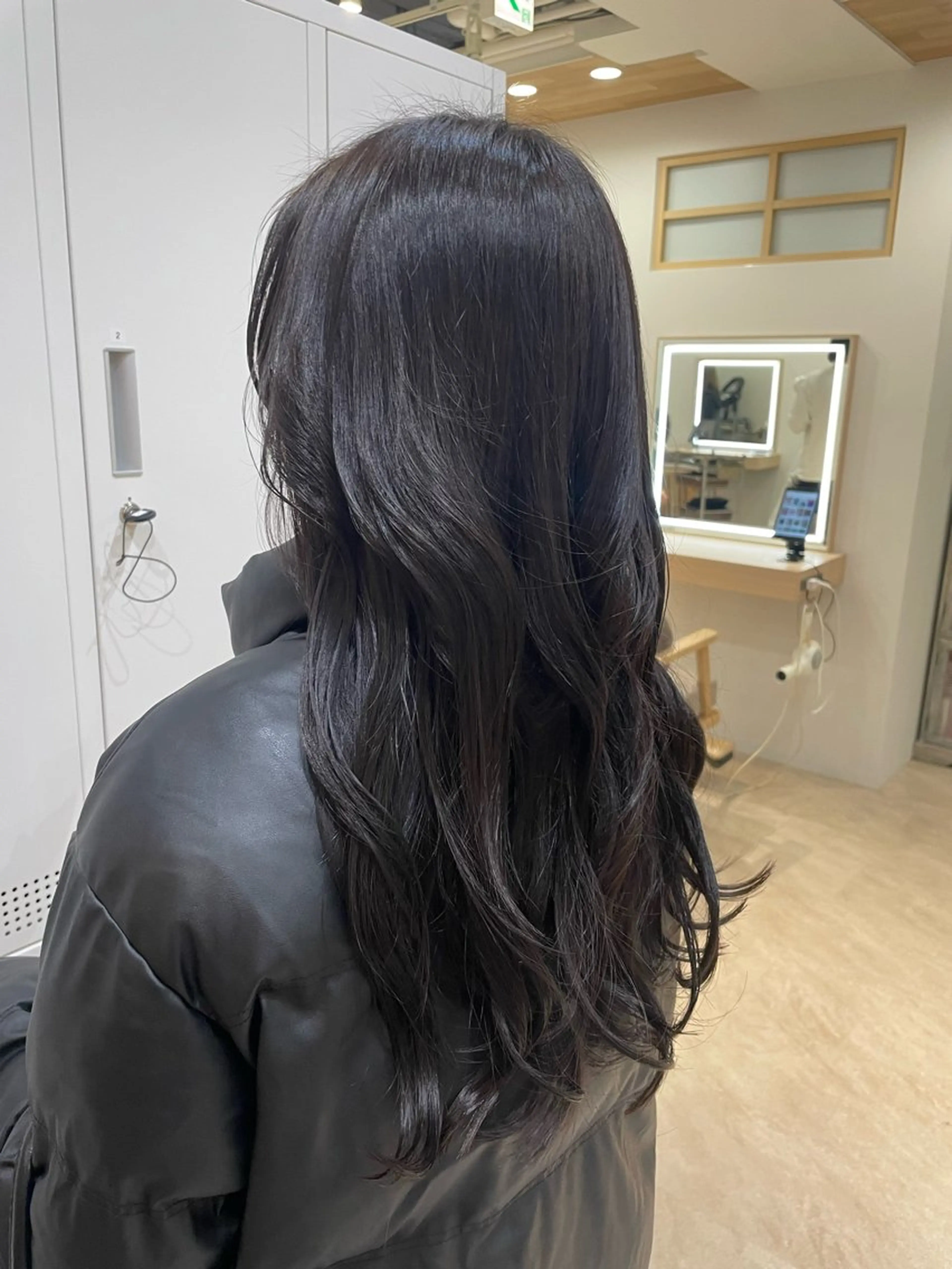 ロング カラー アッシュ 透明感カラー littleesta ASAのヘアスタイル