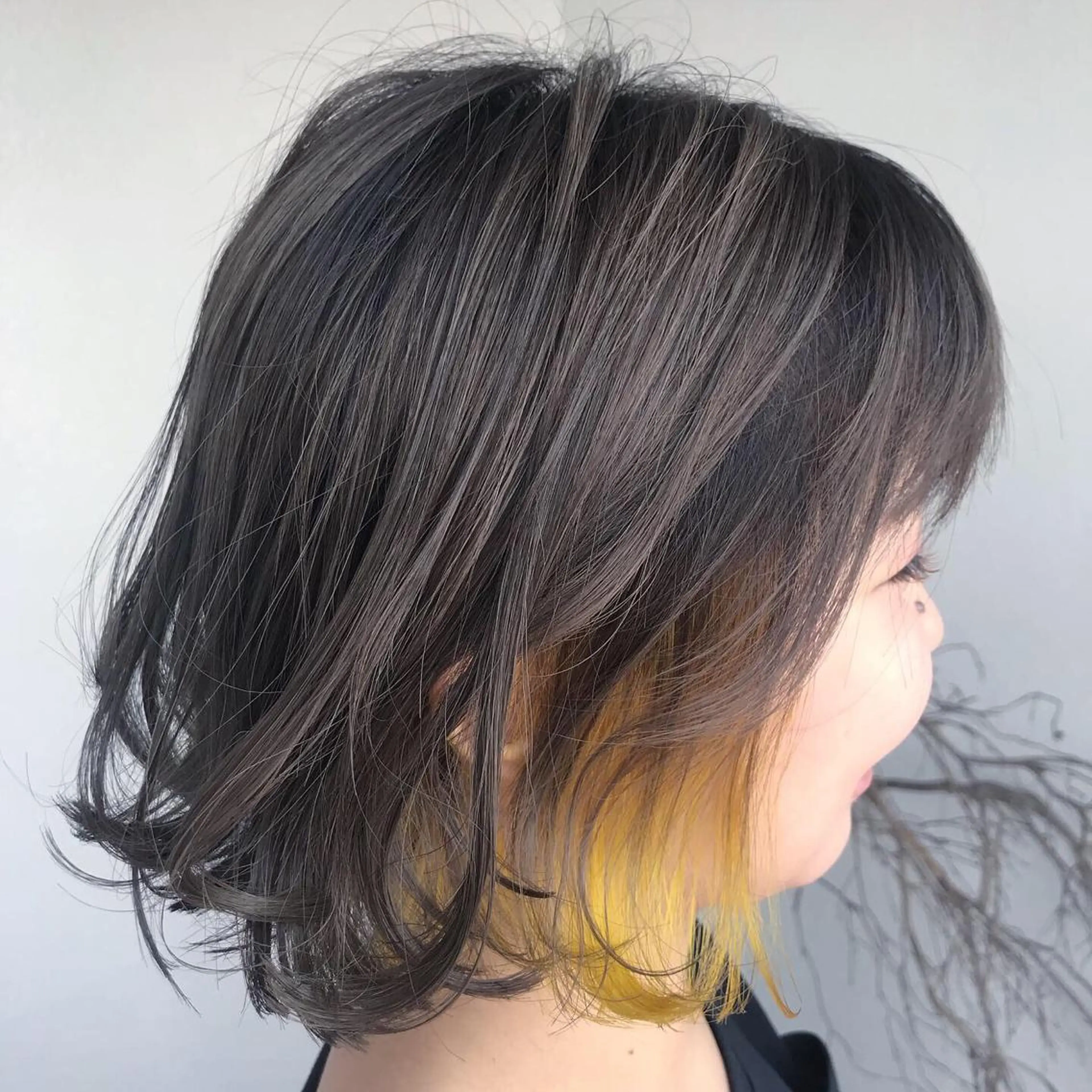 ミディアム カラー イヤリングカラー グレージュ イエローカラー 大嶋 宏隆のヘアスタイル