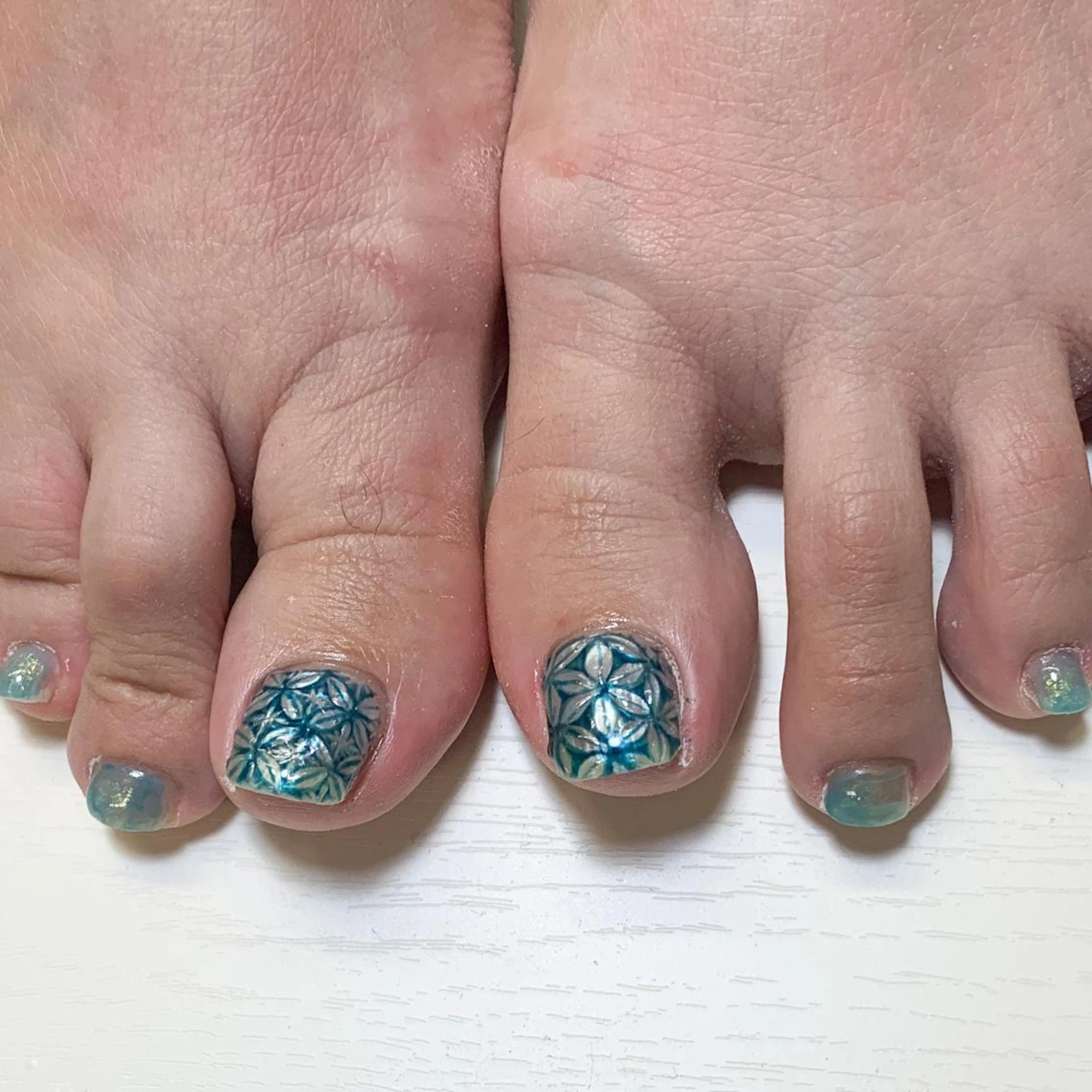 ネイル フットネイル FIORITURA aiのネイルデザイン