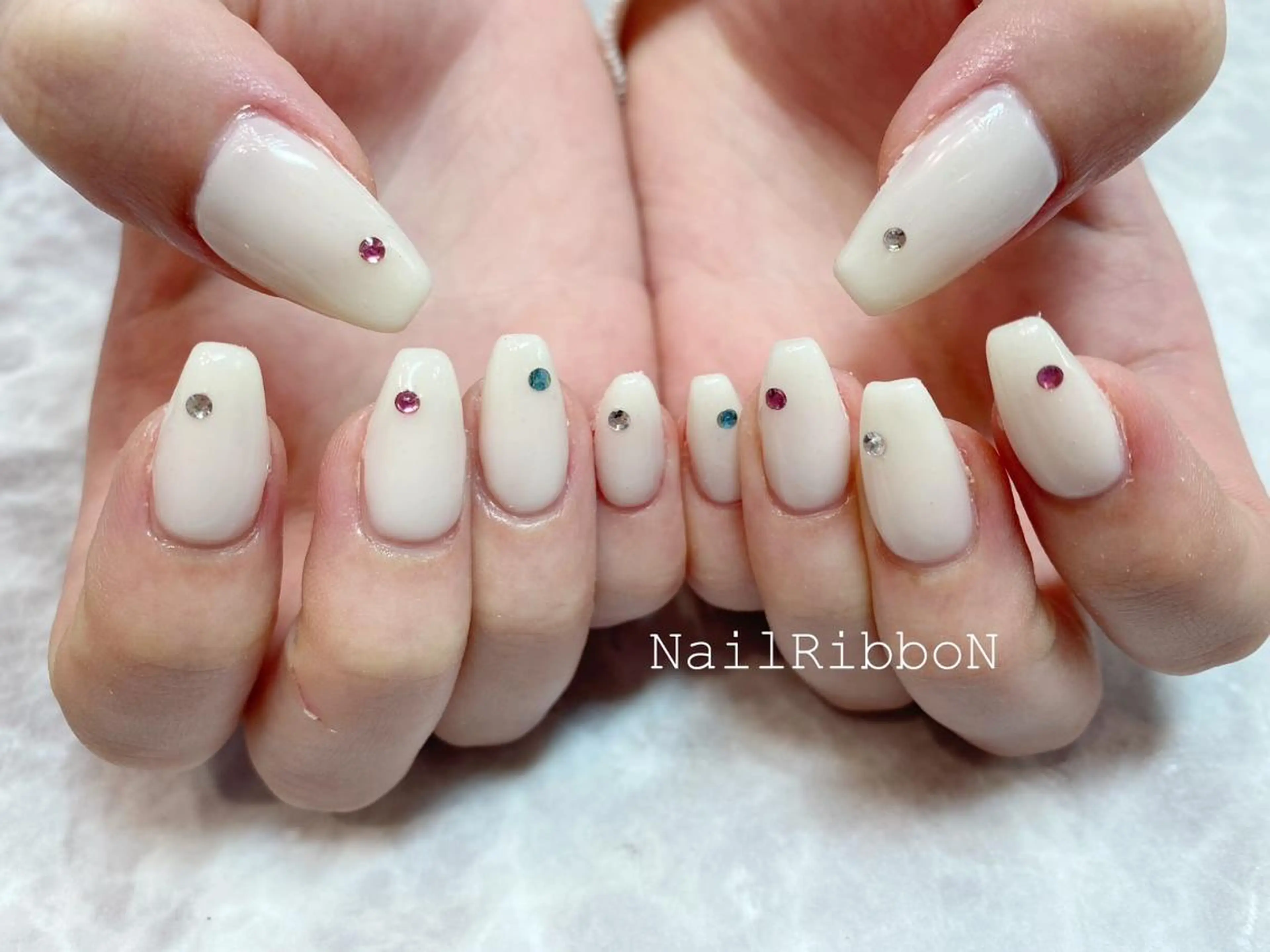 ネイル ネイルリボン 伊藤のネイルデザイン