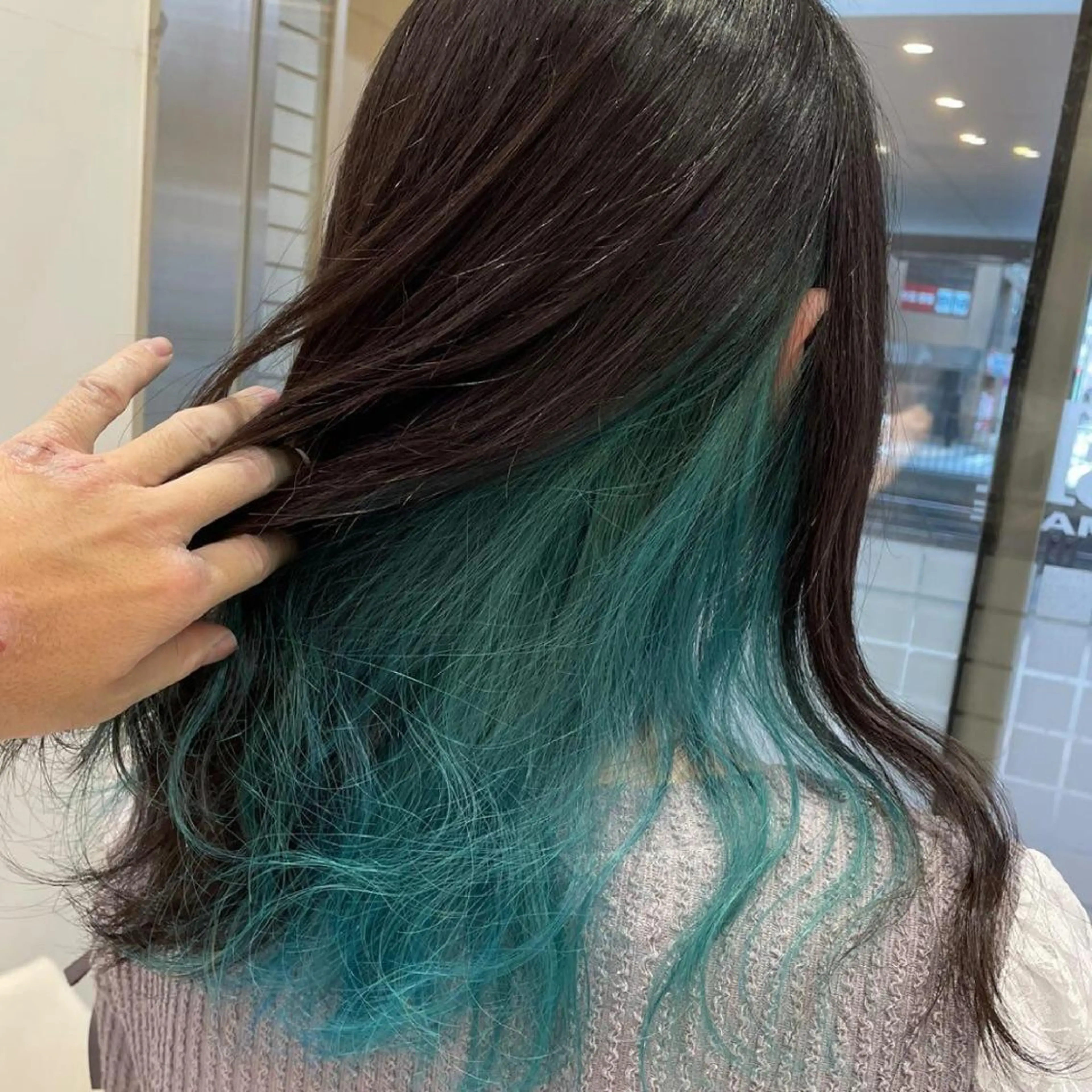 セミロング カラー ブリーチ ケアブリーチ インナーカラー あらげ 🌈推しカラー🌈ᵕのヘアスタイル
