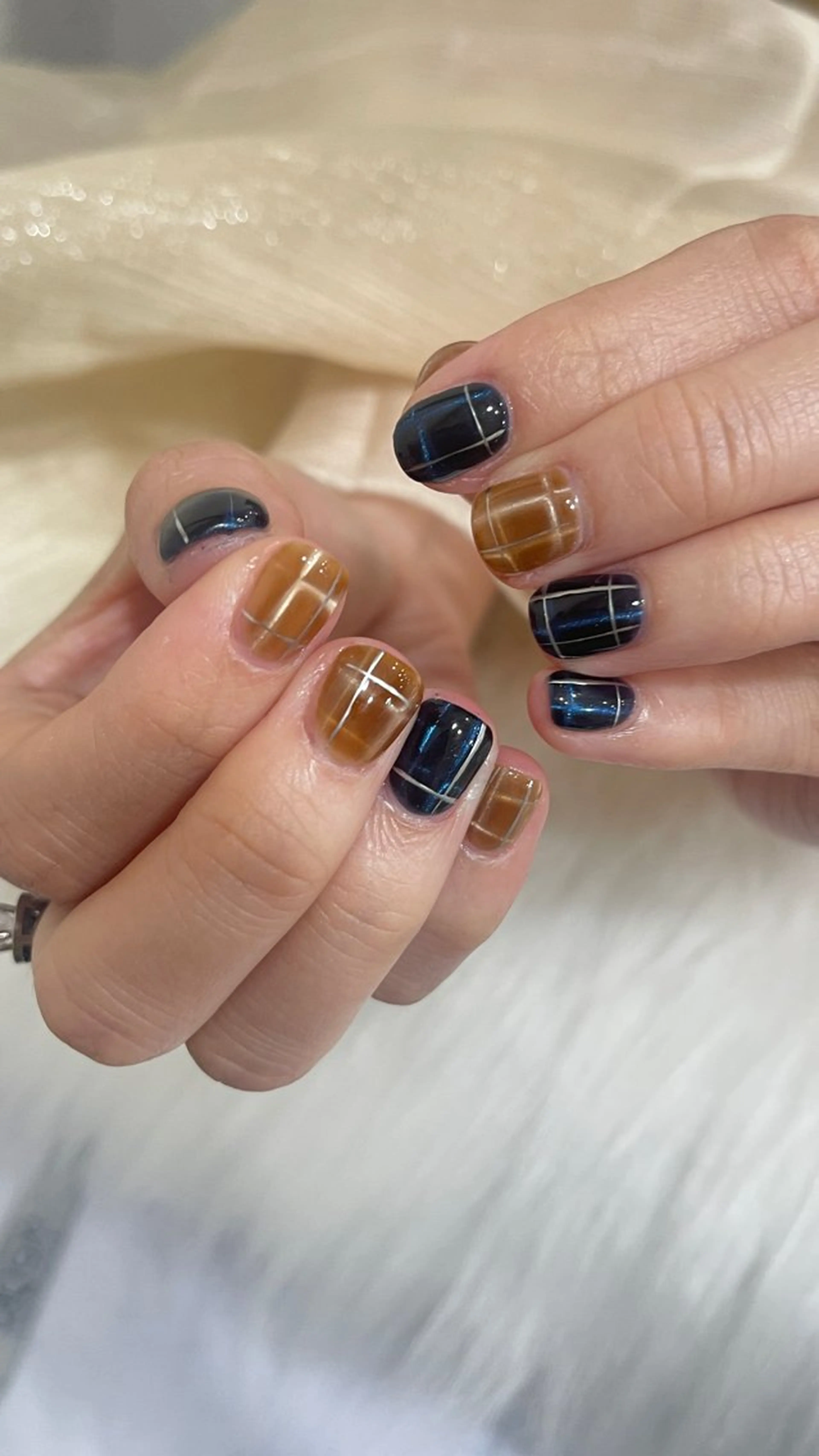 ネイル ボルドー ブラウン チークネイル ドット フットネイル ハンドネイル Rin Rinのネイルデザイン