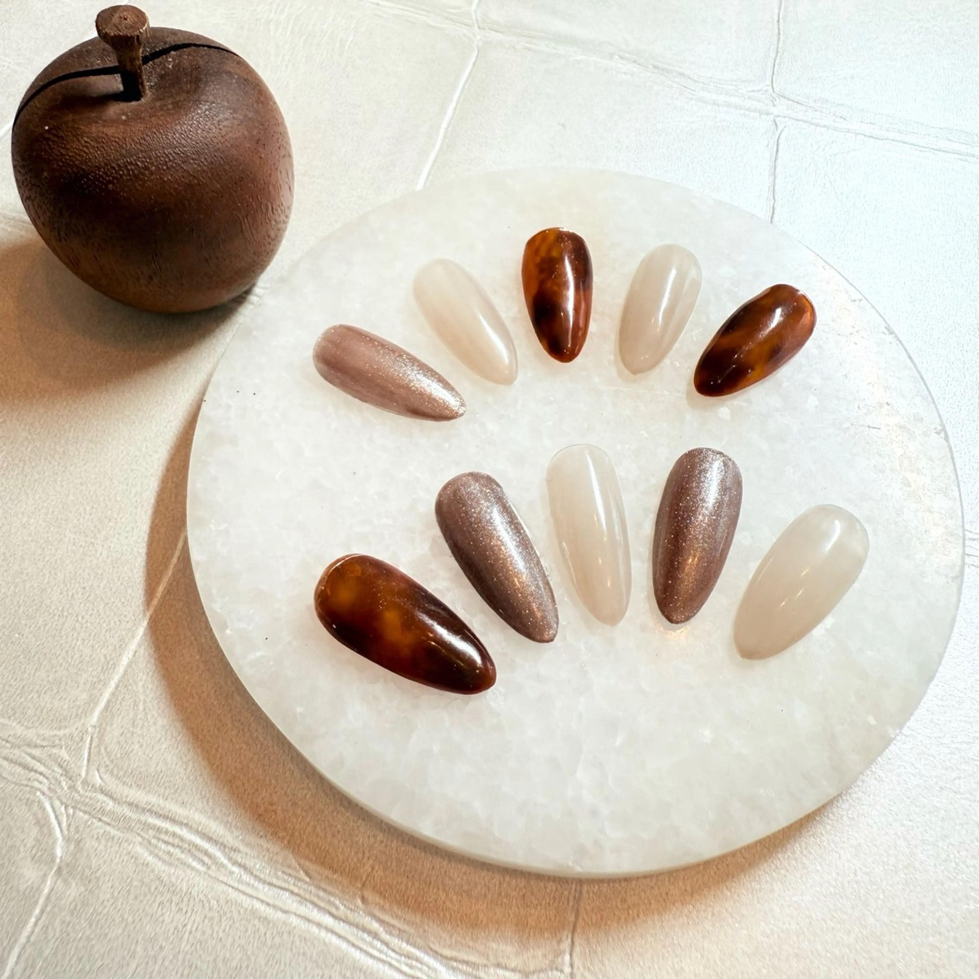 冬季限定！【art3本コース】  -べっ甲ネイル3本＆ワンカラー-の写真