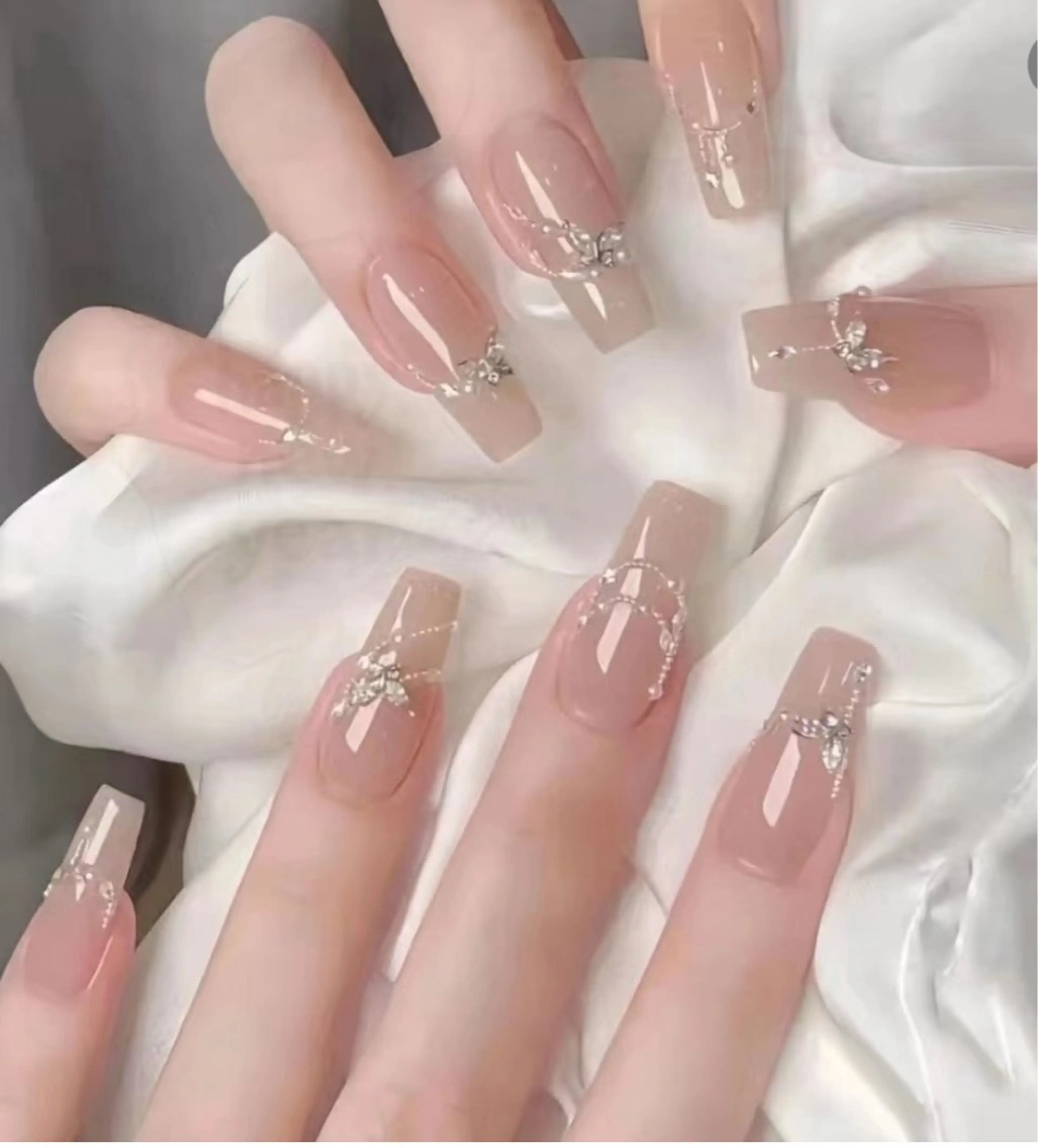 ネイル シンプルネイル liora nail yzのネイルデザイン