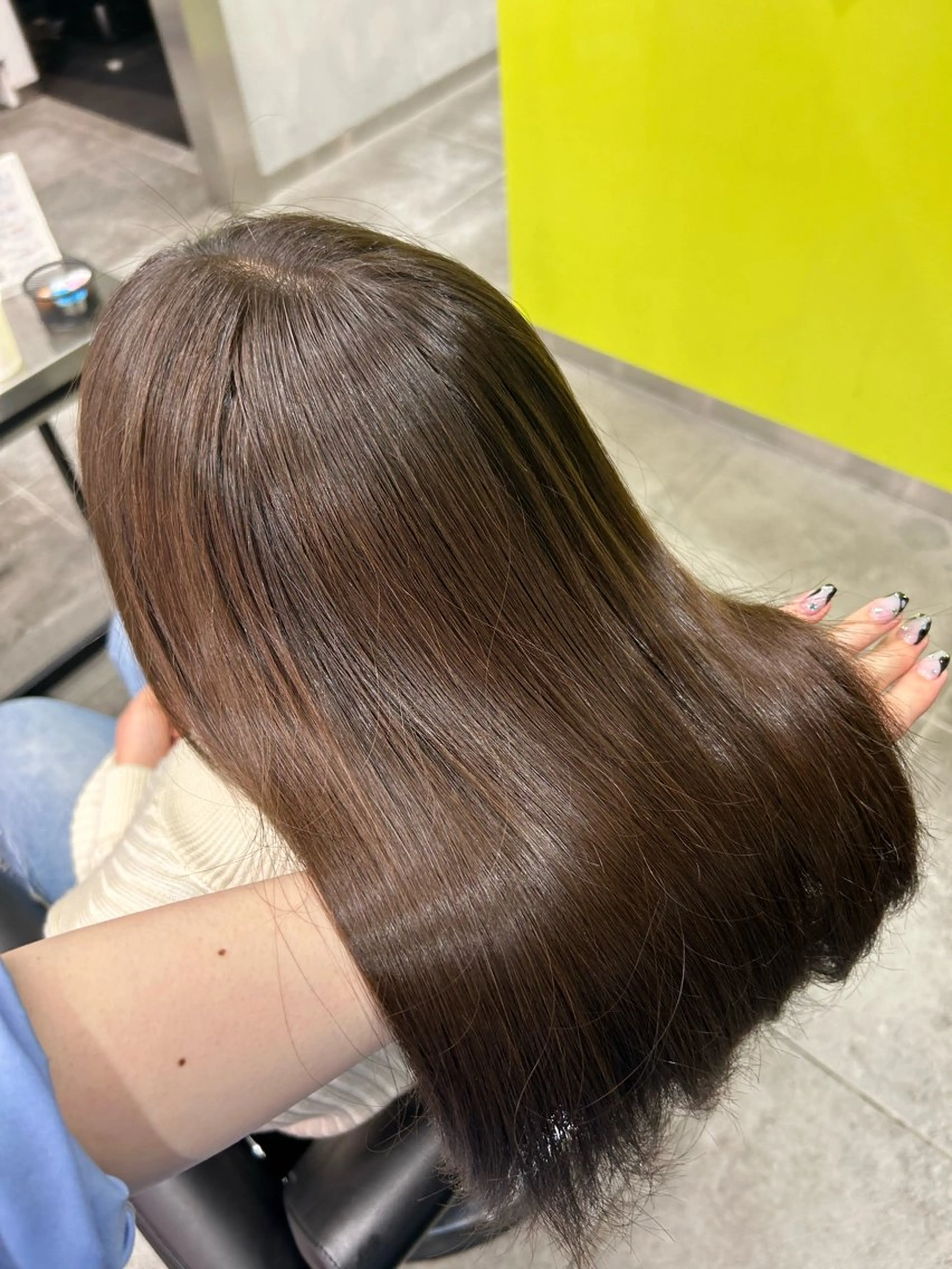 セミロング カラー 透明感カラー オリーブカラー 菊池 梨麻のヘアスタイル