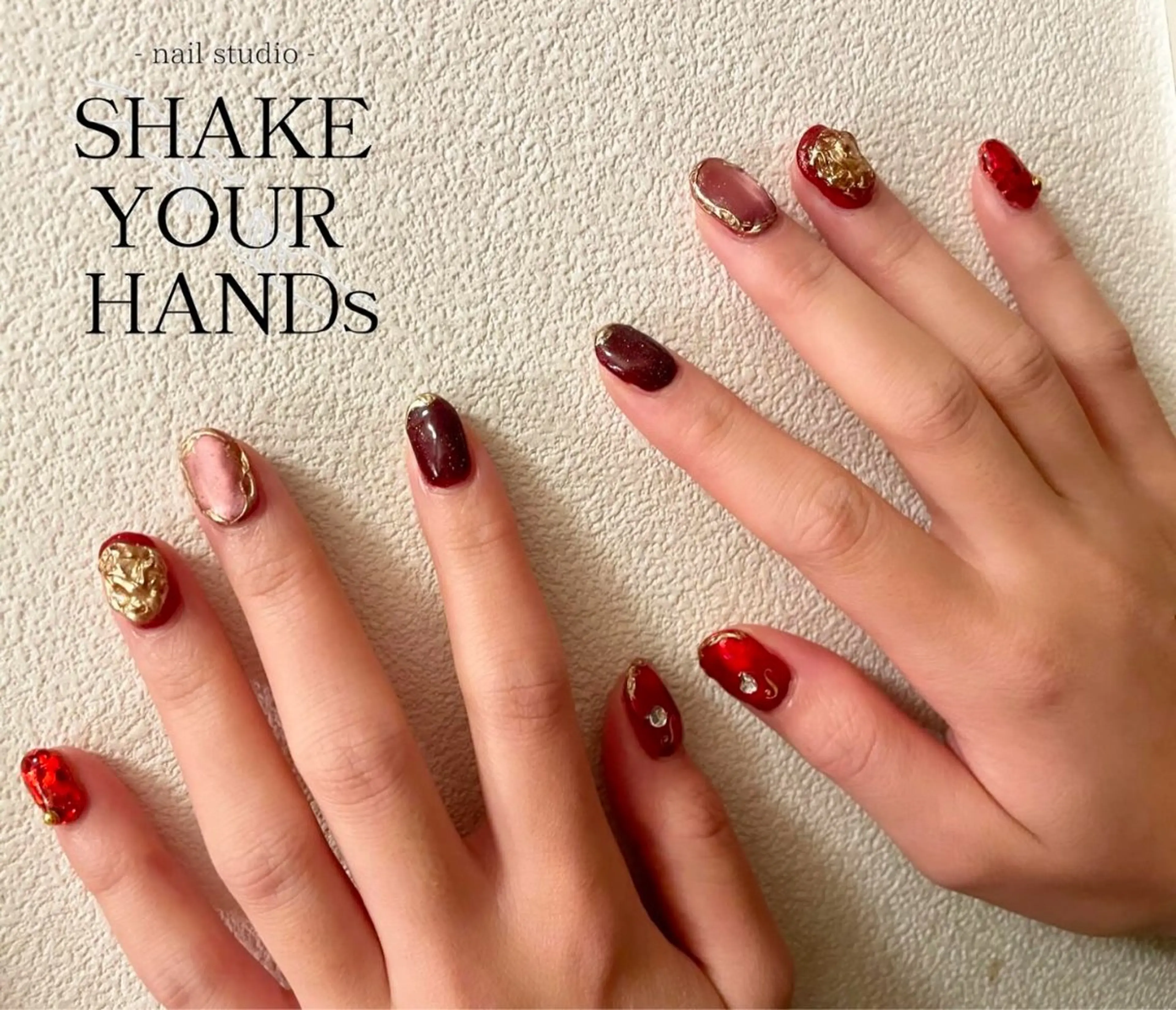 ネイル 赤色 ハンドネイル ネイルスタジオ シェイクユアハンズのネイルデザイン