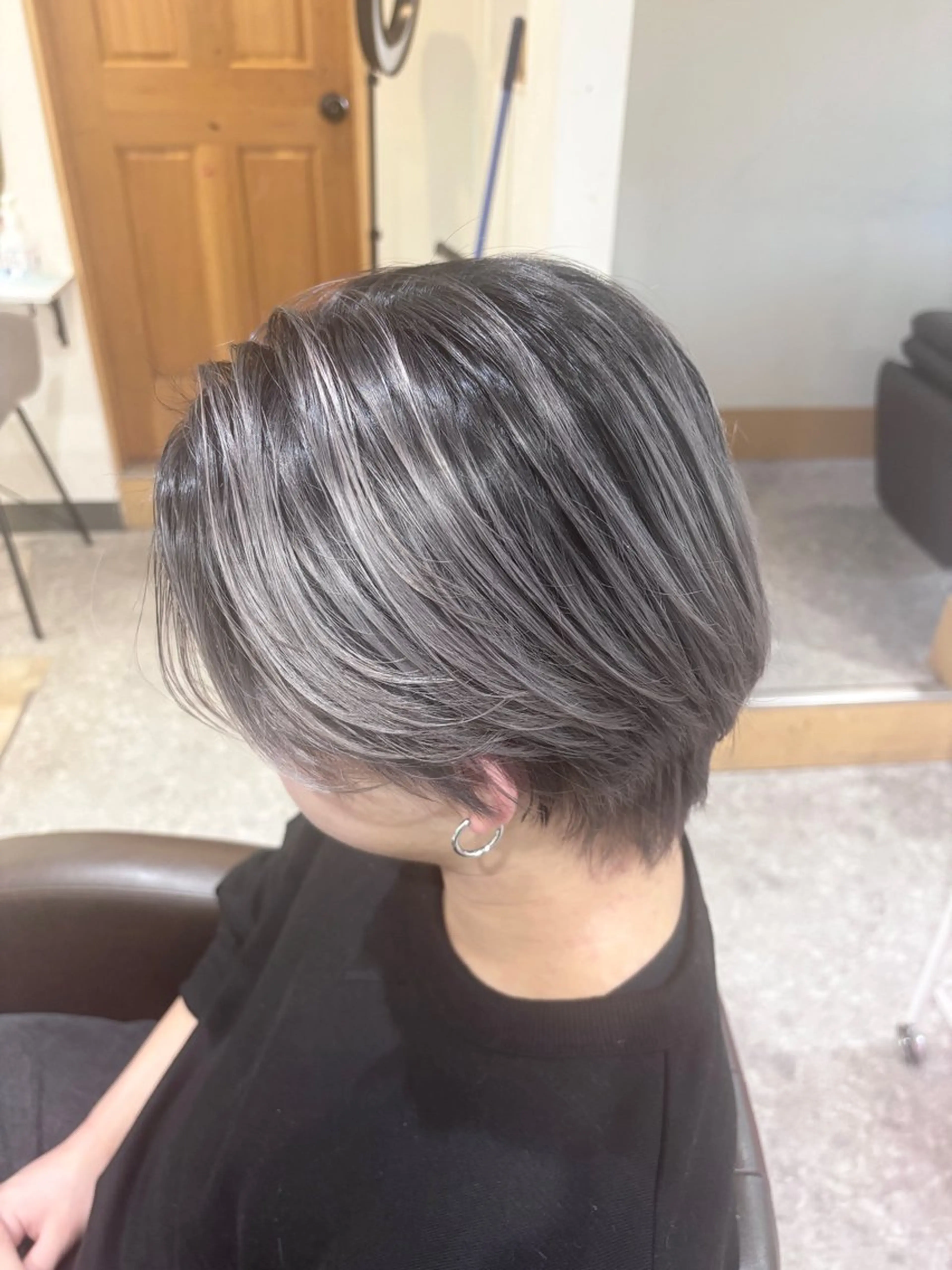 ショート カラー メンズ ヘアカラー トリートメント ヘッドスパ お客様満足度No.1 ブリーチ🥀森山陽向のヘアスタイル