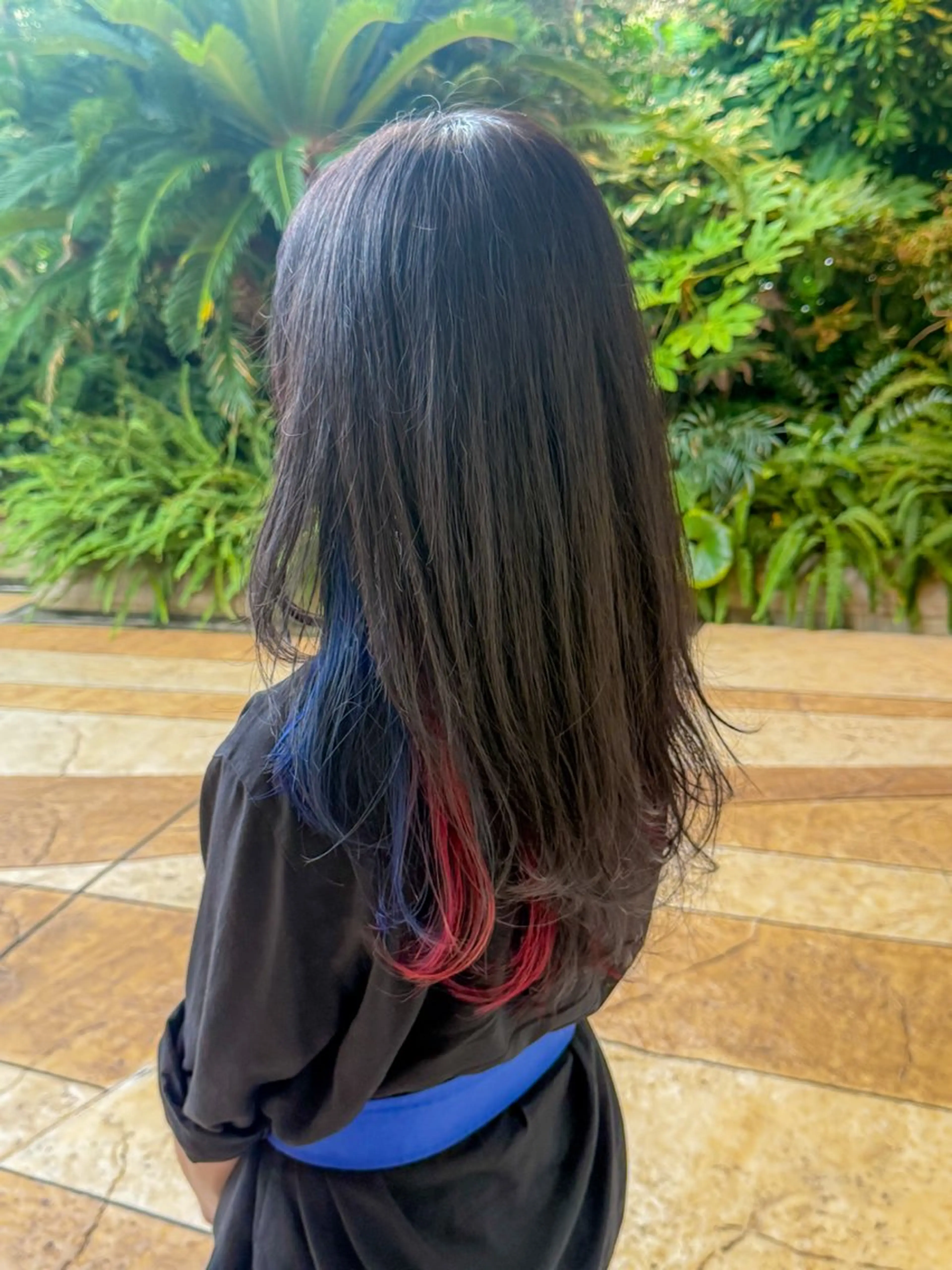 ロング カラー ブルーカラー インナーカラー レッドカラー レイヤーカット カット ヘアカラー トリートメント 🩵透明感/高発色 /難波/北原佑記🌸のヘアスタイル