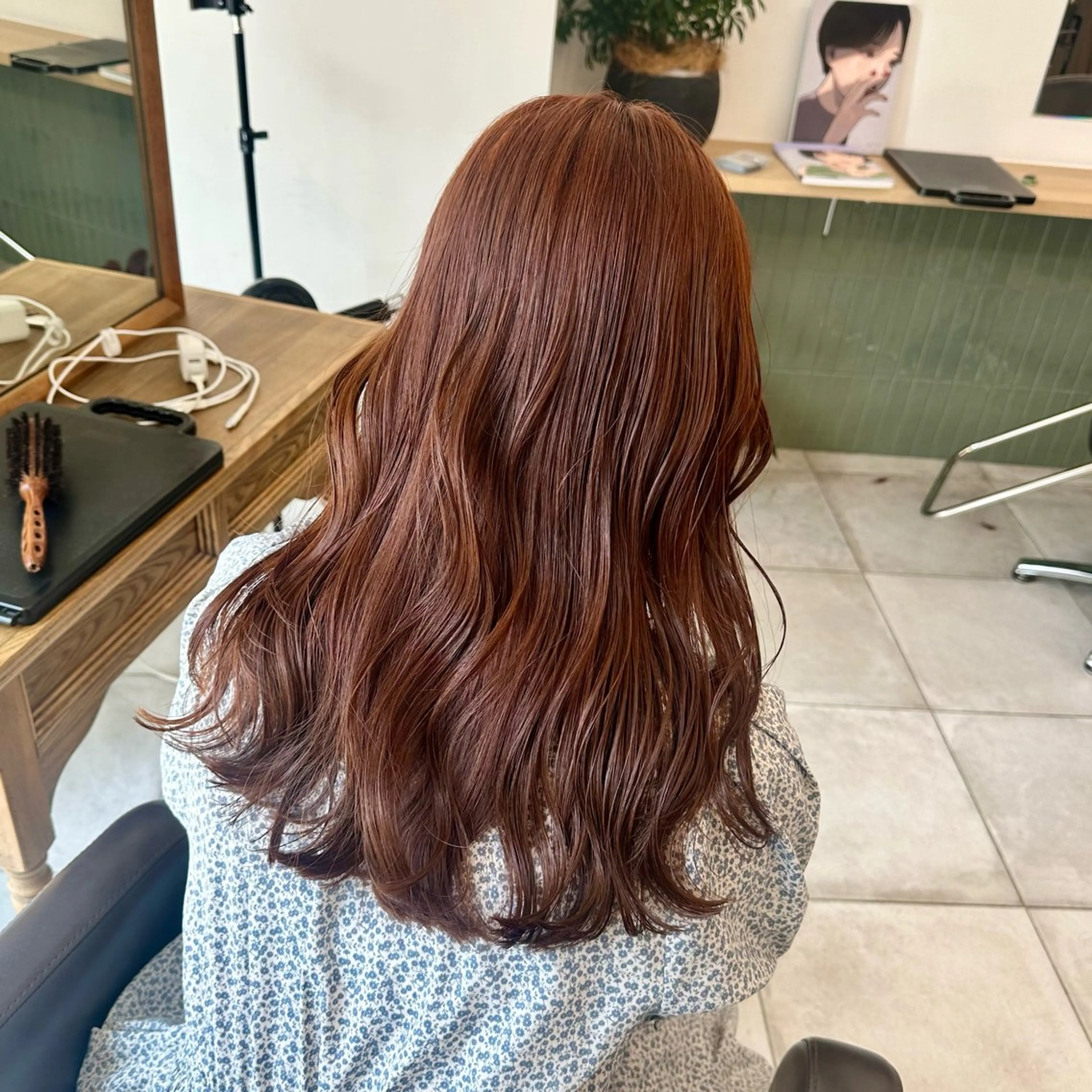 ミディアム カラー カット ヘアカラー トリートメント ブリーチなし/レイヤ ー特化🌈Tommyのヘアスタイル