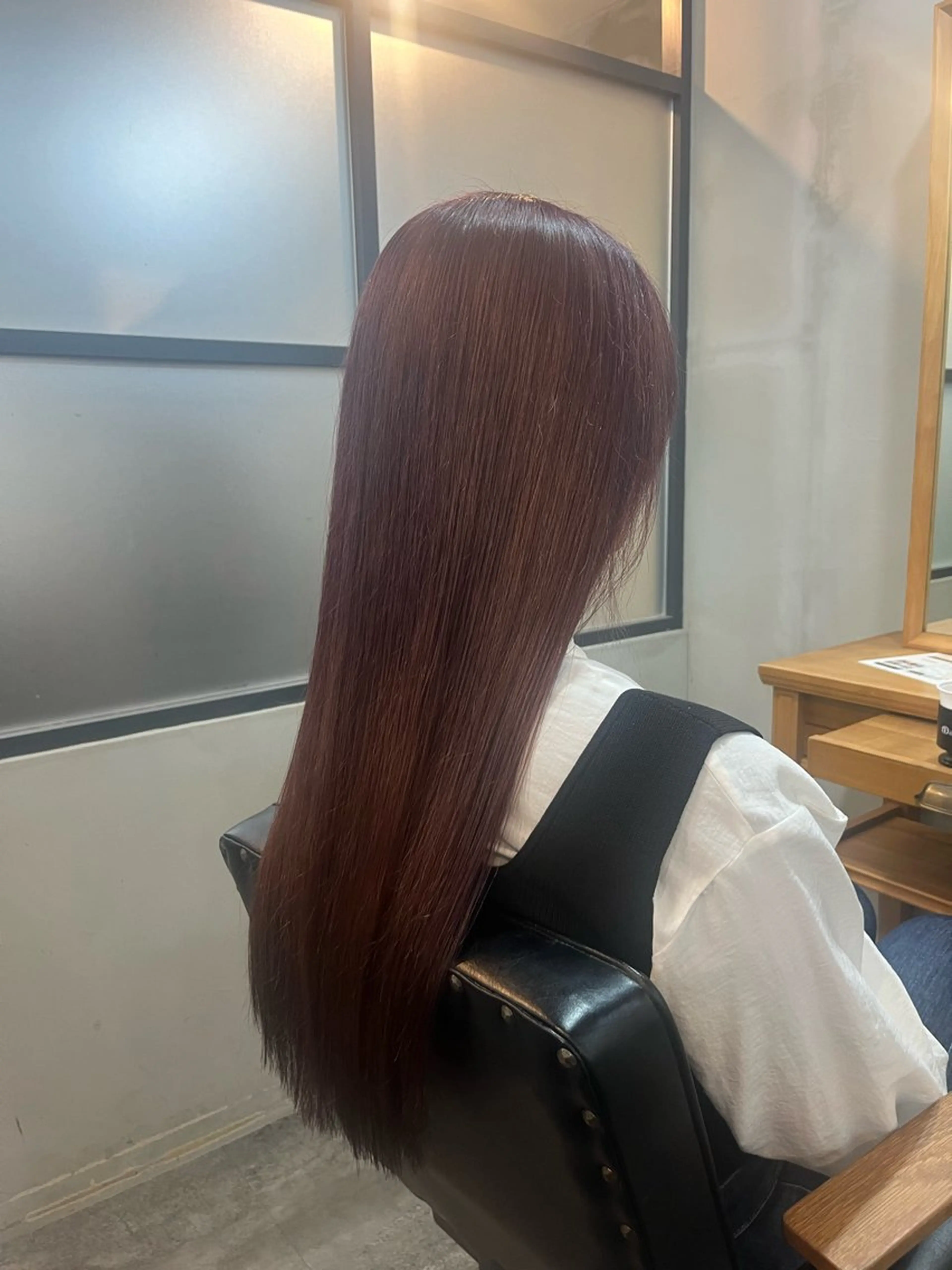 ロング カラー ヘアカラー トリートメント 栗本 陽香/顔周りレ イヤー/透明感カラーのヘアスタイル