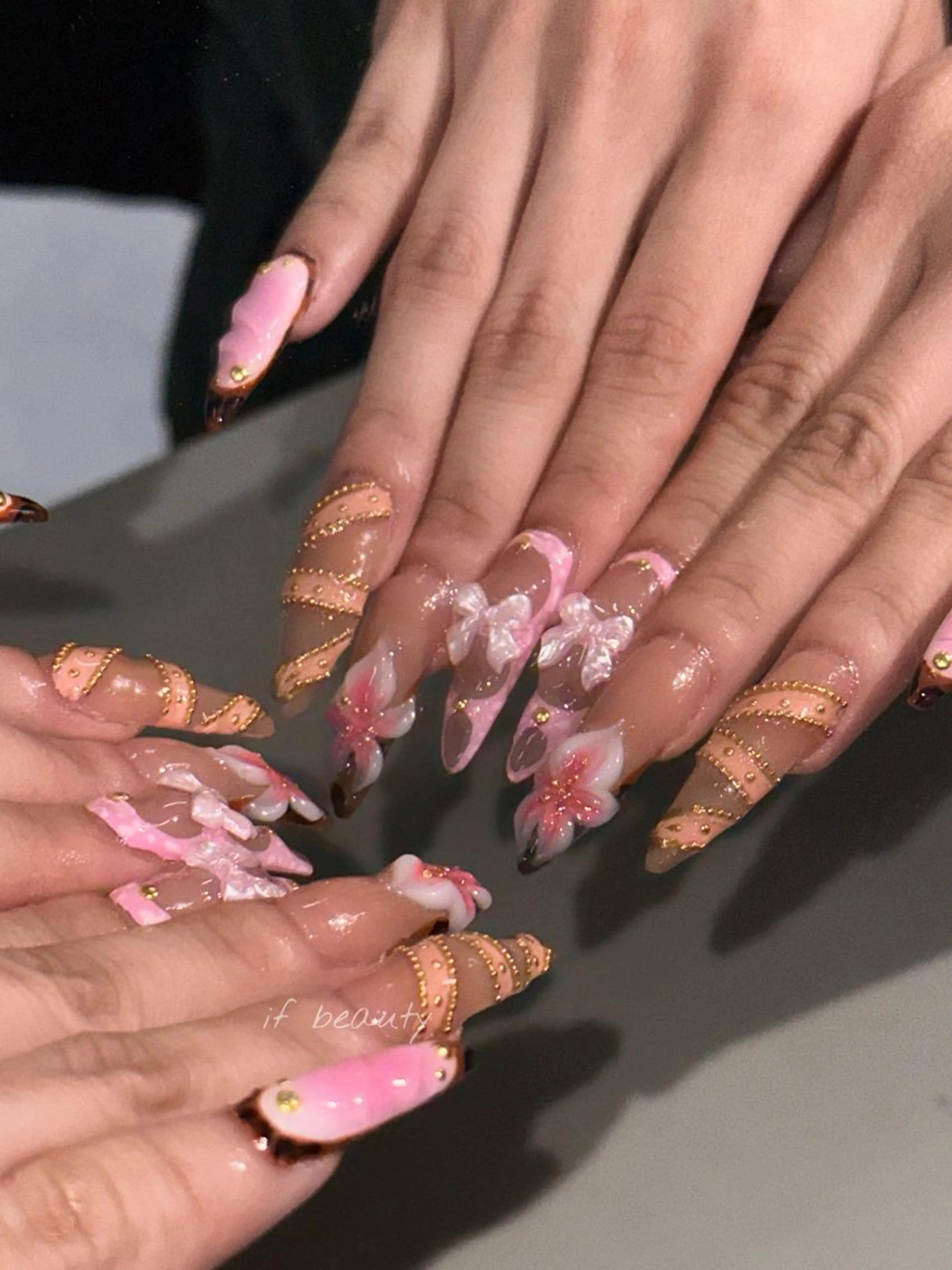 ネイル アートネイル ジェルネイル ニュアンスネイル パラジェル ワンホンネイル ハンドネイル if Hair＆Nail Salon所属・IKA /海外ネイル /個性派/ワンホンのネイルデザイン