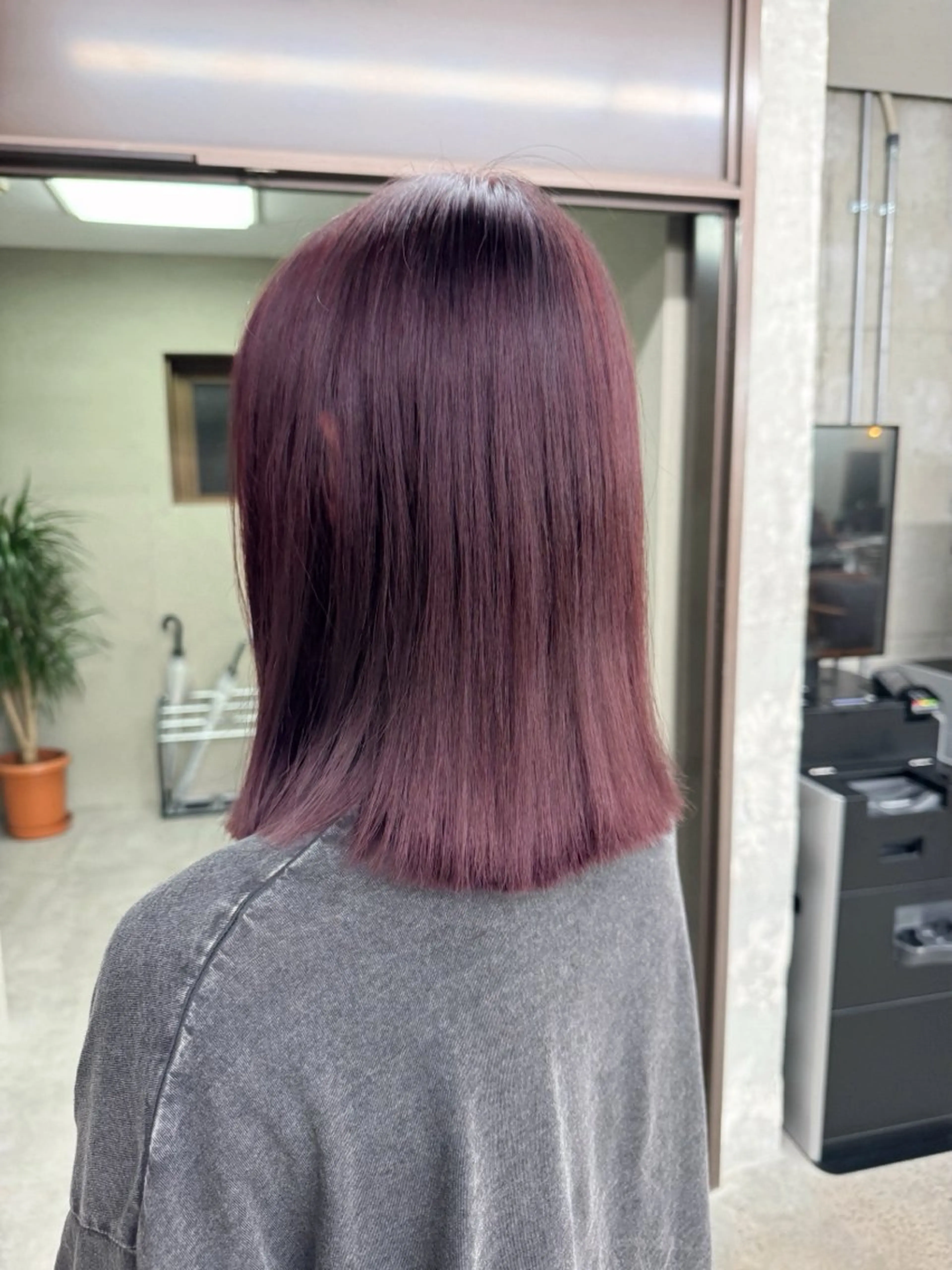 ミディアム カラー ボルドーカラー 艶髪/レイヤー/ 透明感🎀/MARIのヘアスタイル