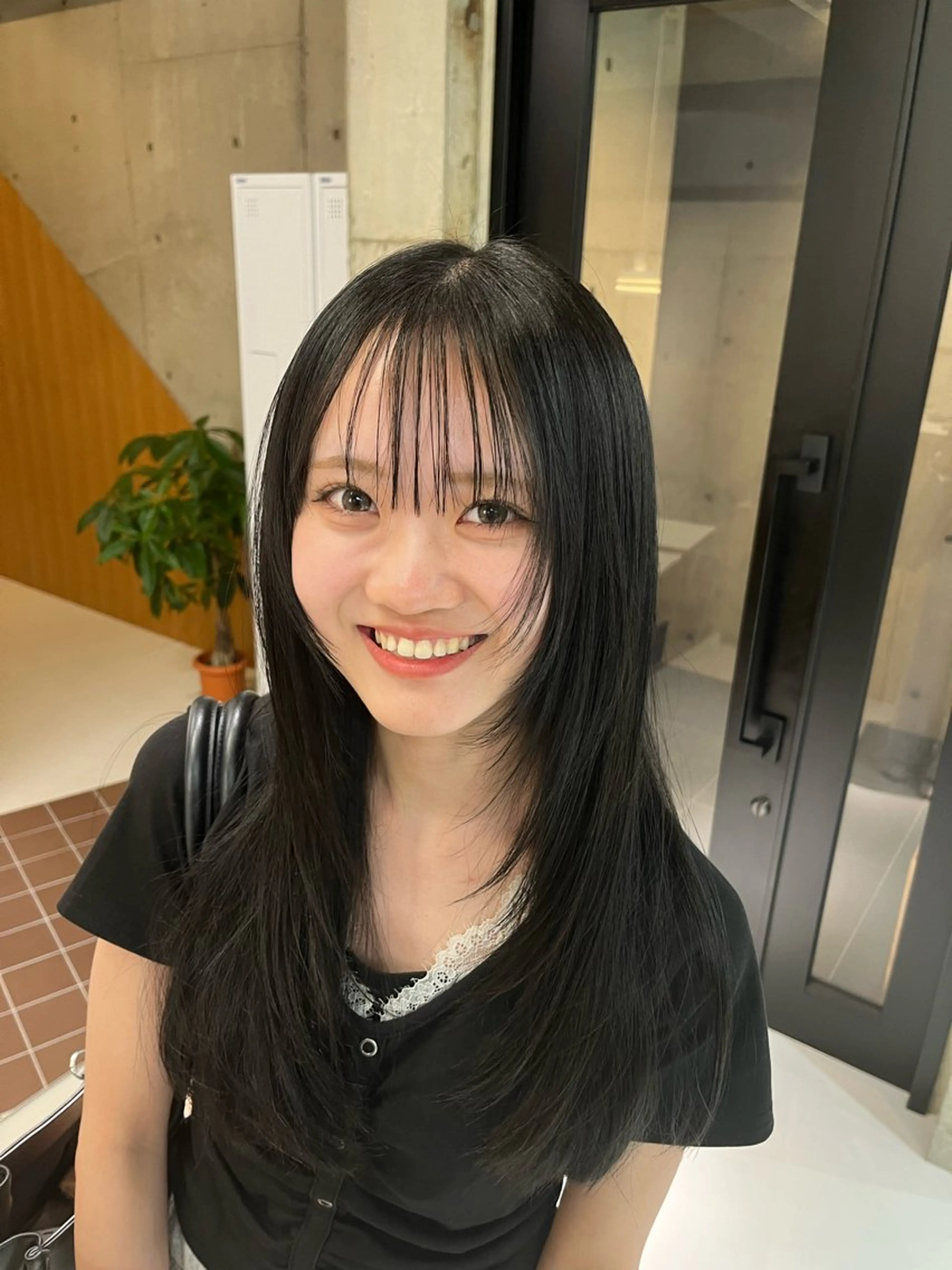 ロング カラー くびれヘア 顔まわりレイヤー ヨシンモリ 韓国風ヘア レイヤーカット nagi所属・横田直也／韓国風 レイヤーカット／千種のヘアスタイル