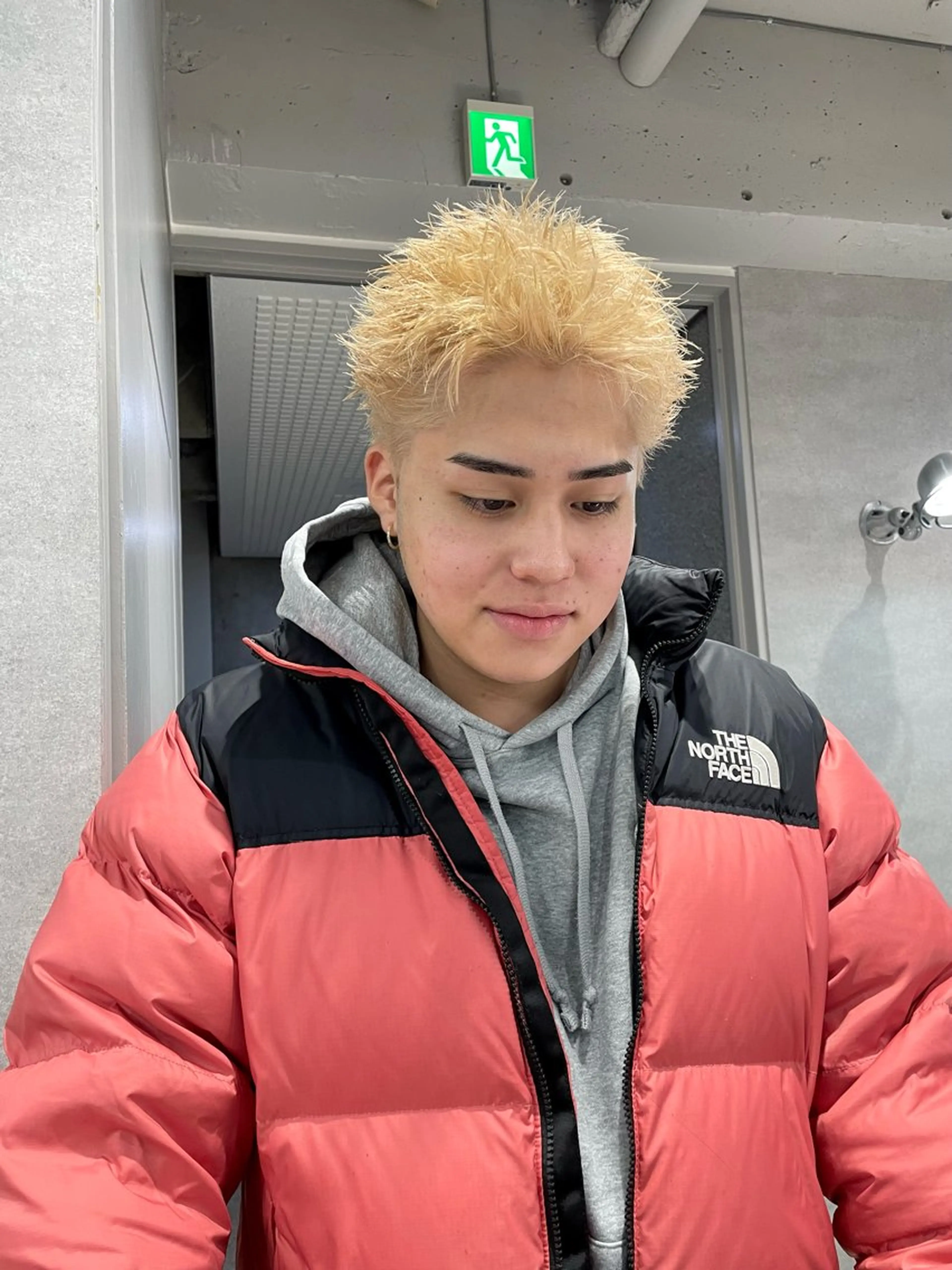 ショート カラー メンズ センターパート フェザーパーマ メンズハイライト メンズメッシュ マッシュ センターパート/フェ ザー🔥SHUYAのヘアスタイル