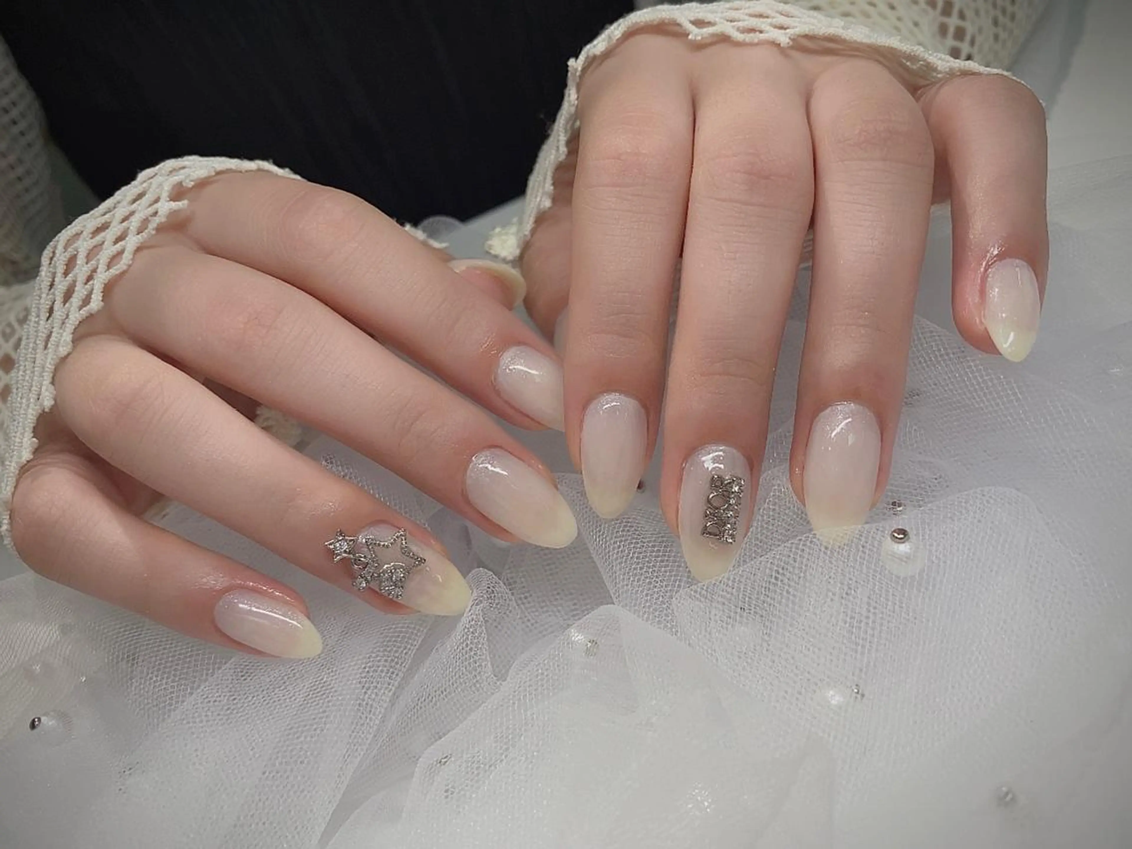 ネイル I-nailロング /ワンホン/キラキラのネイルデザイン