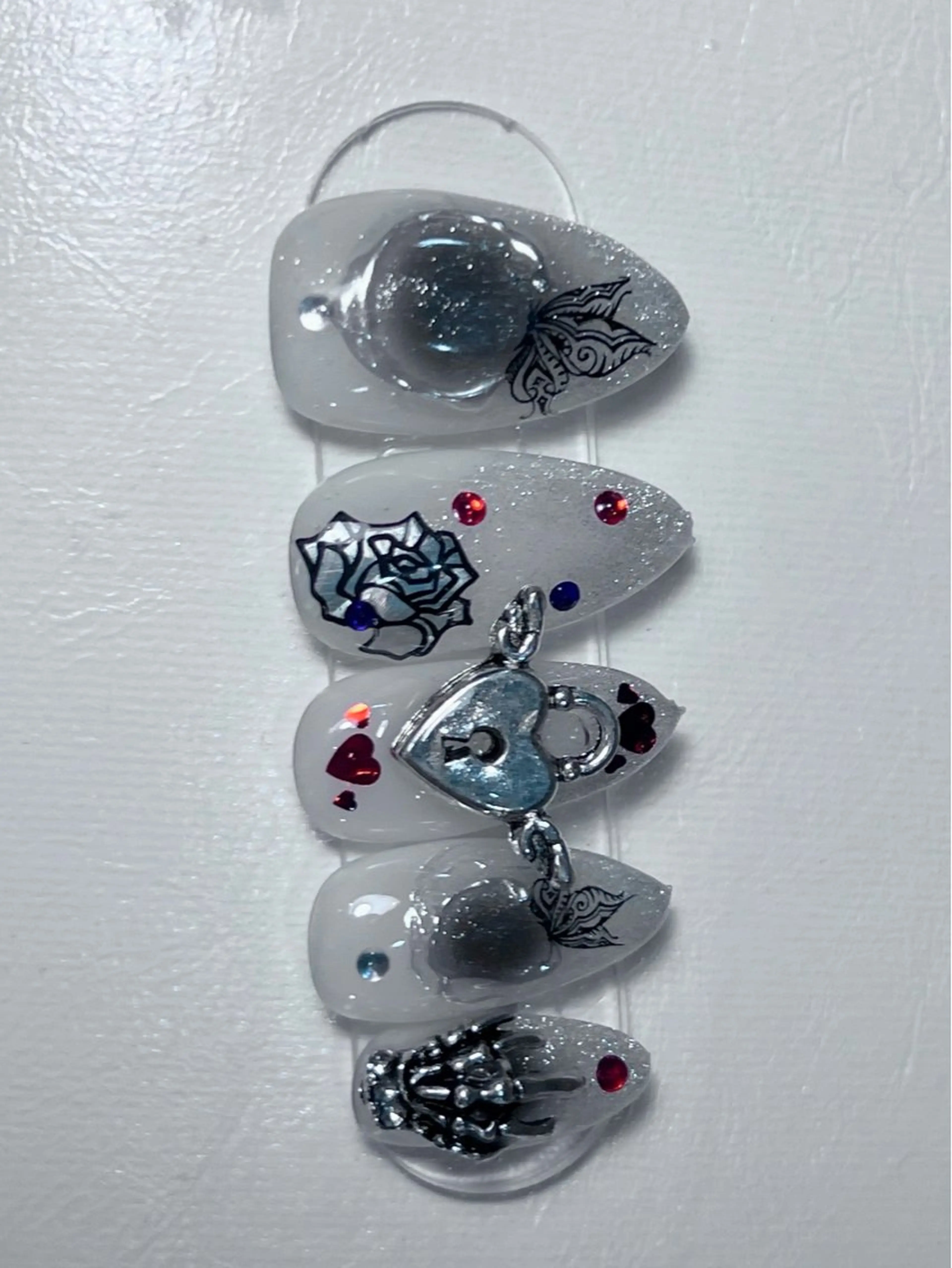 ネイル グラデーション ハロウィン ラメ(グリッター) ラメグラデーション ミラーネイル y 💅のネイルデザイン