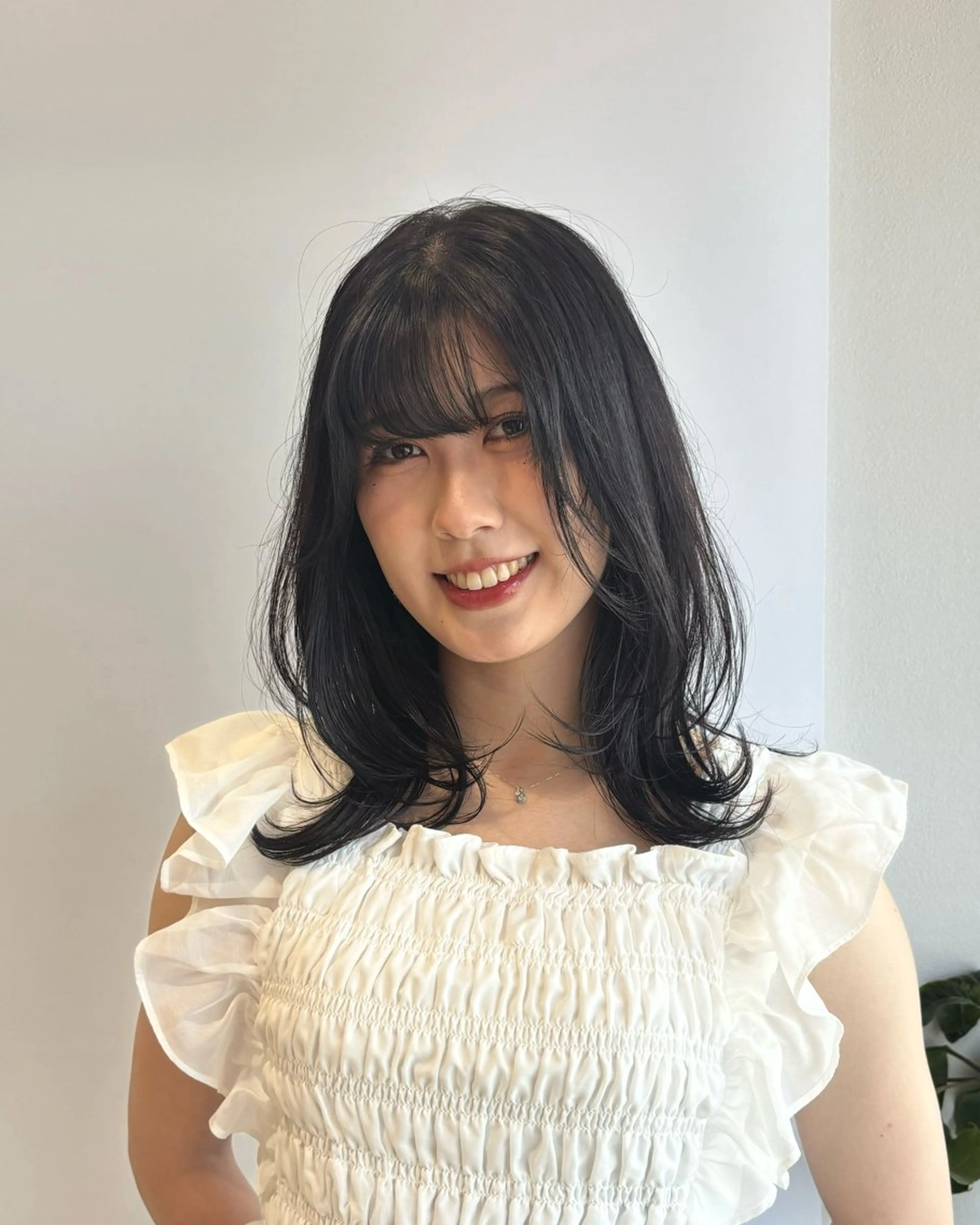 ロング カラー ケアカラー 髪質改善 レイヤーカット ロング トリートメント 透明感カラー/ くびれヘア/ユウユのヘアスタイル