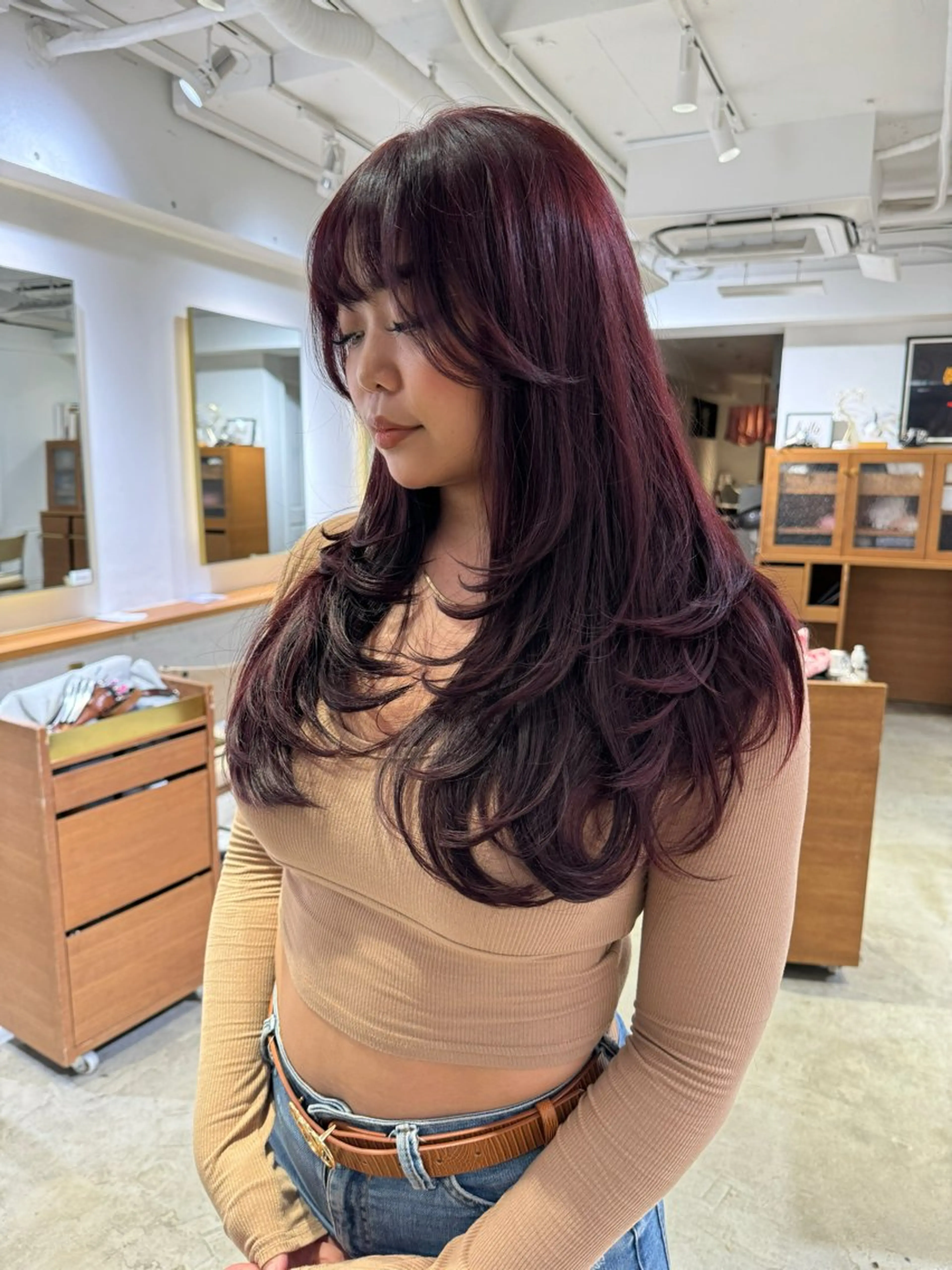 ロング カラー レッドカラー レイヤーカット ナガミネアリサ/ 学芸大学/海外ヘアのヘアスタイル