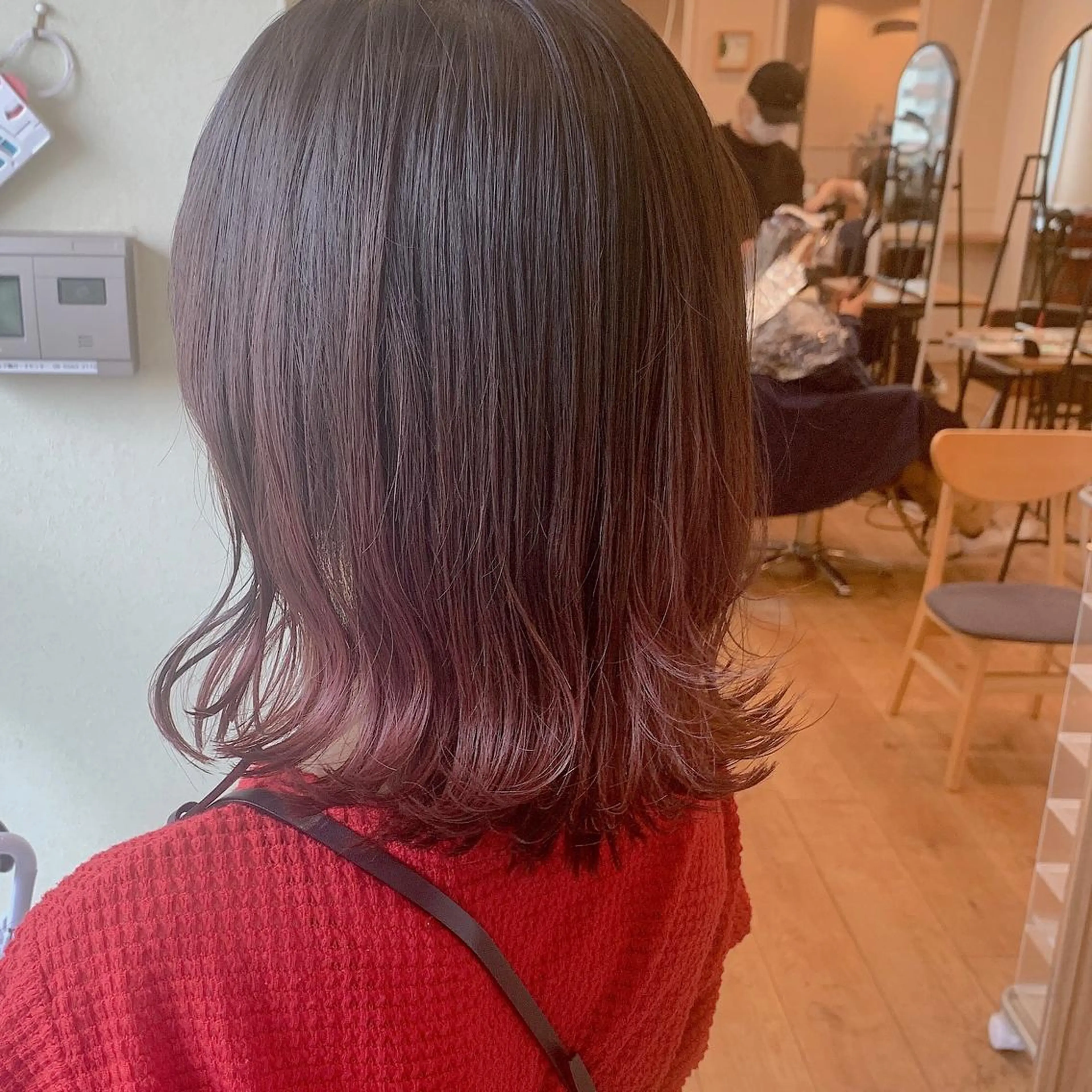 ミディアム カラー グラデーションカラー ピンクカラー NUMBER_ ユイナのヘアスタイル