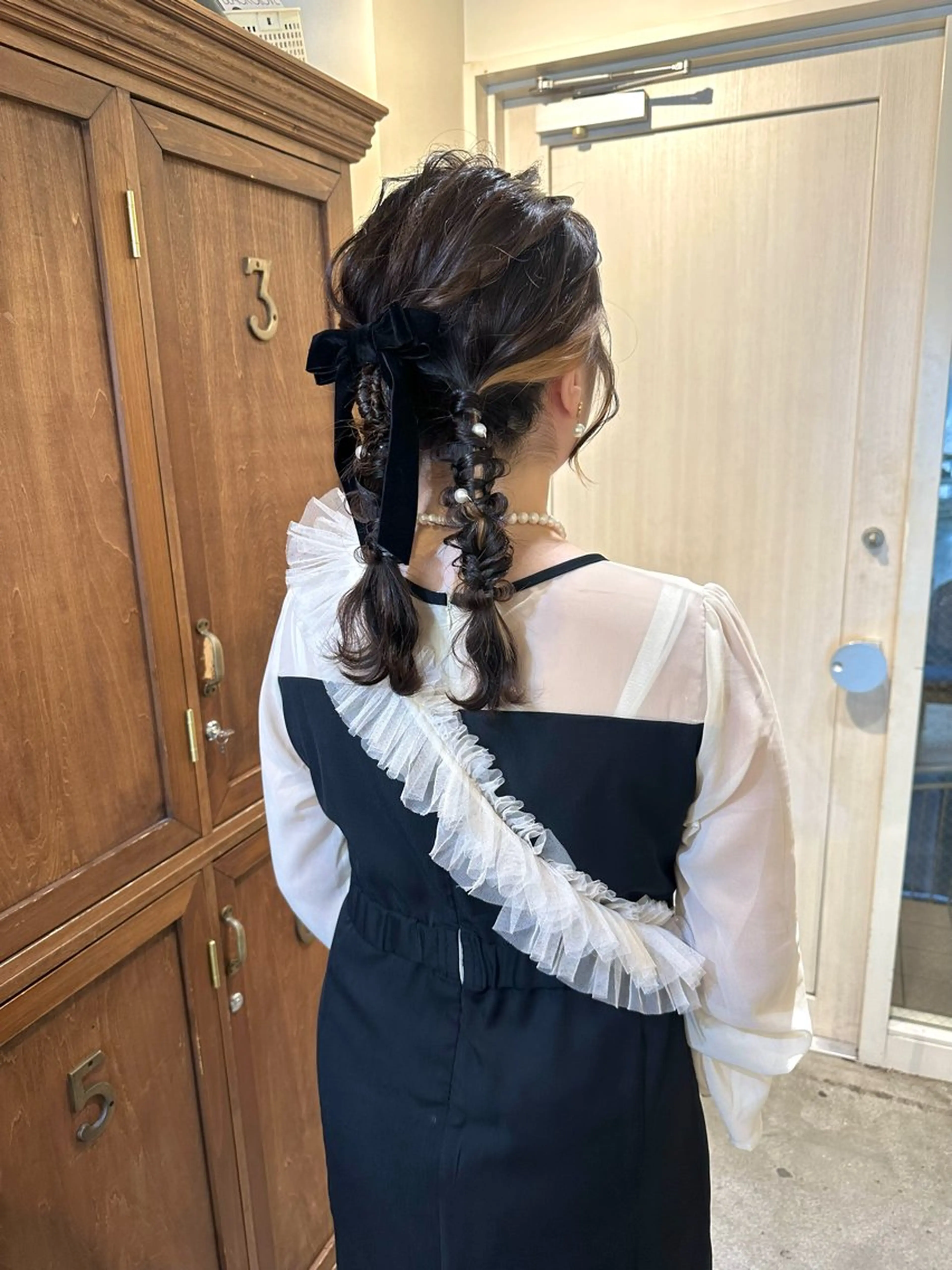 ミディアム カラー ヘアアレンジ ベージュカラー ブリーチ ブラウンカラー ケアブリーチ グレージュ ヘアセット レイヤーカット💫 ／HARUKA🎀のヘアスタイル