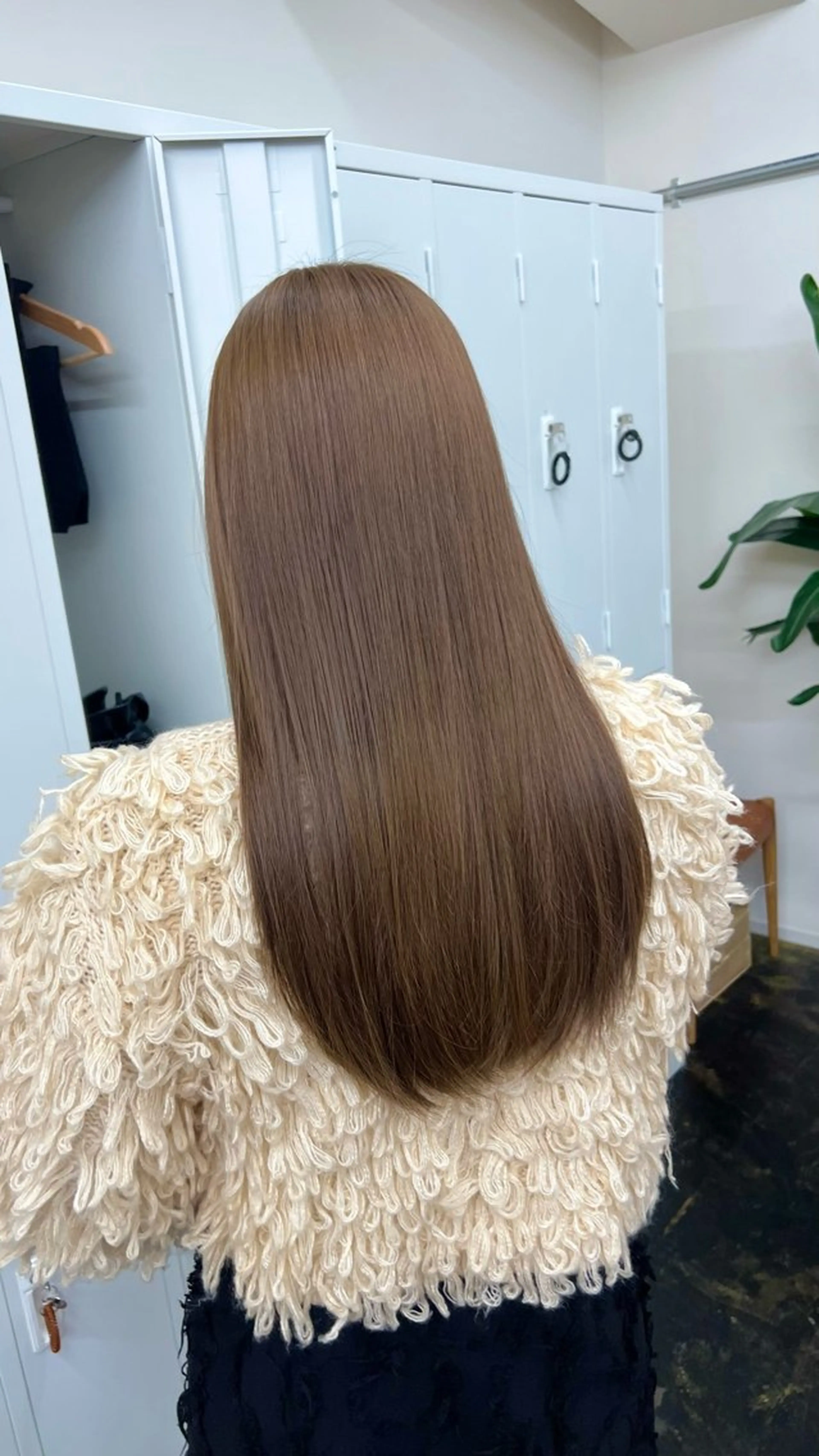 ロング カラー ヘアカラー Garland 表参道所属・ミディアムレイヤー/ 艶カラー🎀　emiのヘアスタイル