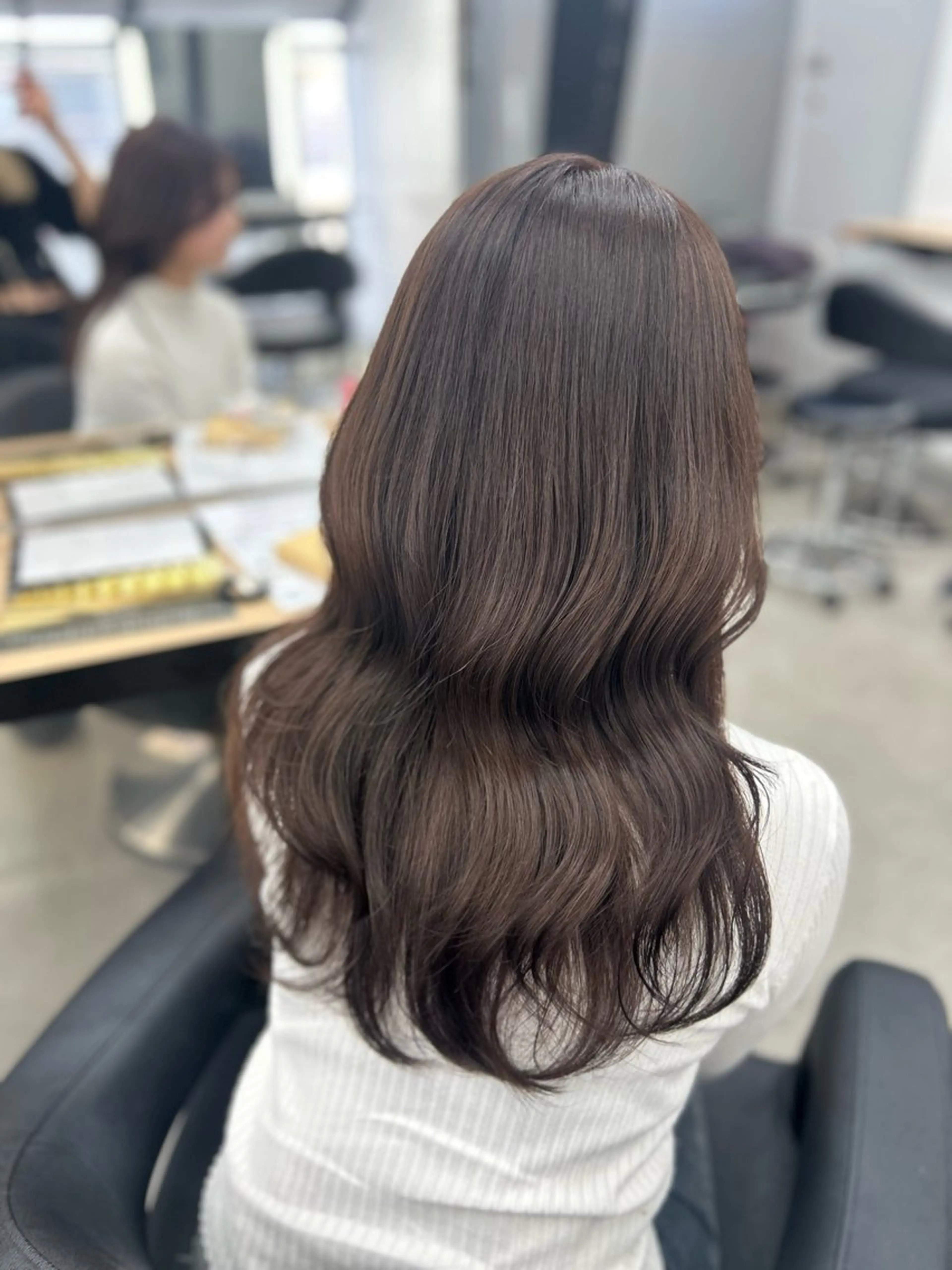 ロング カラー YUKA🤍ベージュ /ミルクティーのヘアスタイル