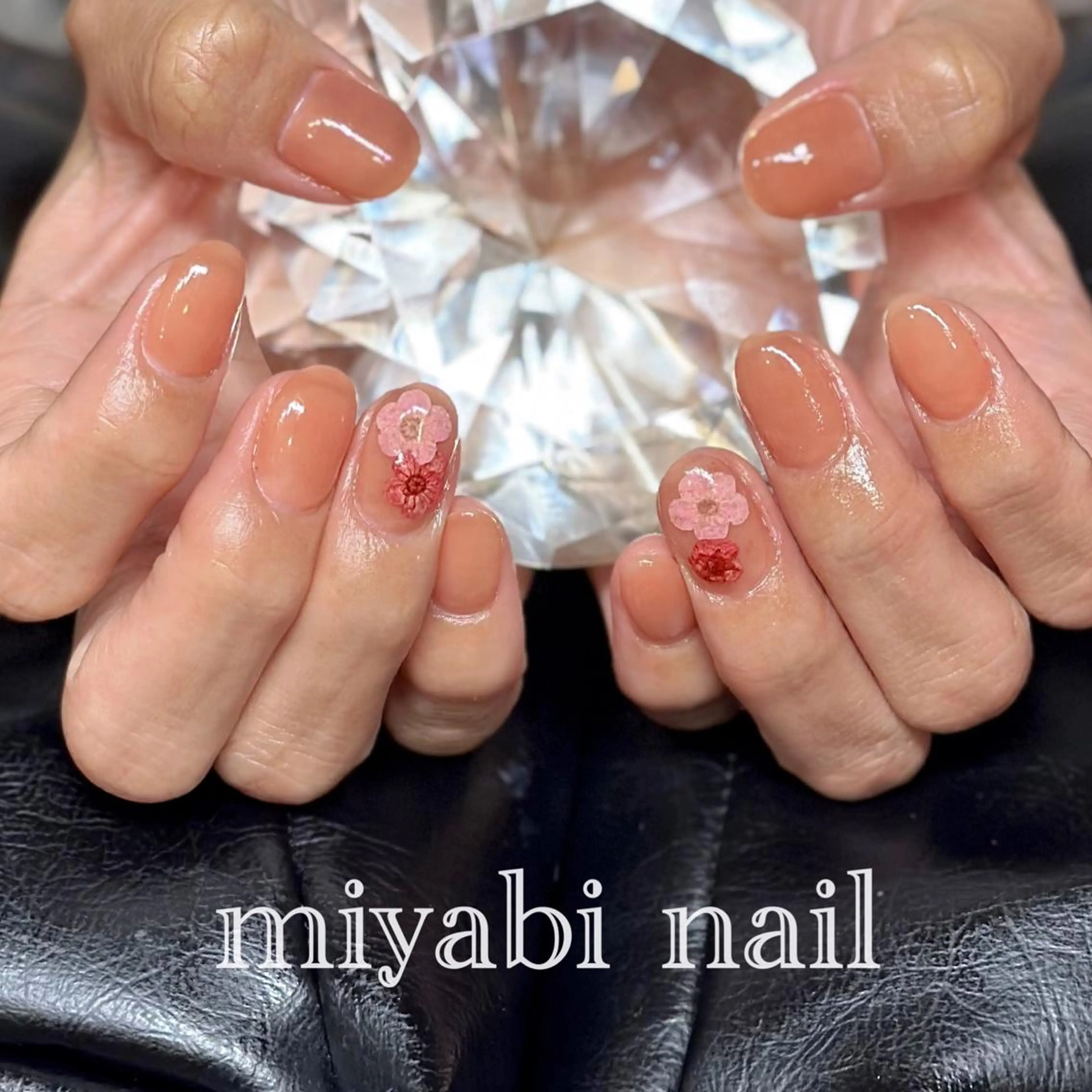 ネイル フラワーネイル 持ち込み オフィスネイル オレンジ 春ネイル ハンドネイル miyabi nail 桂川駅近くのネイルデザイン