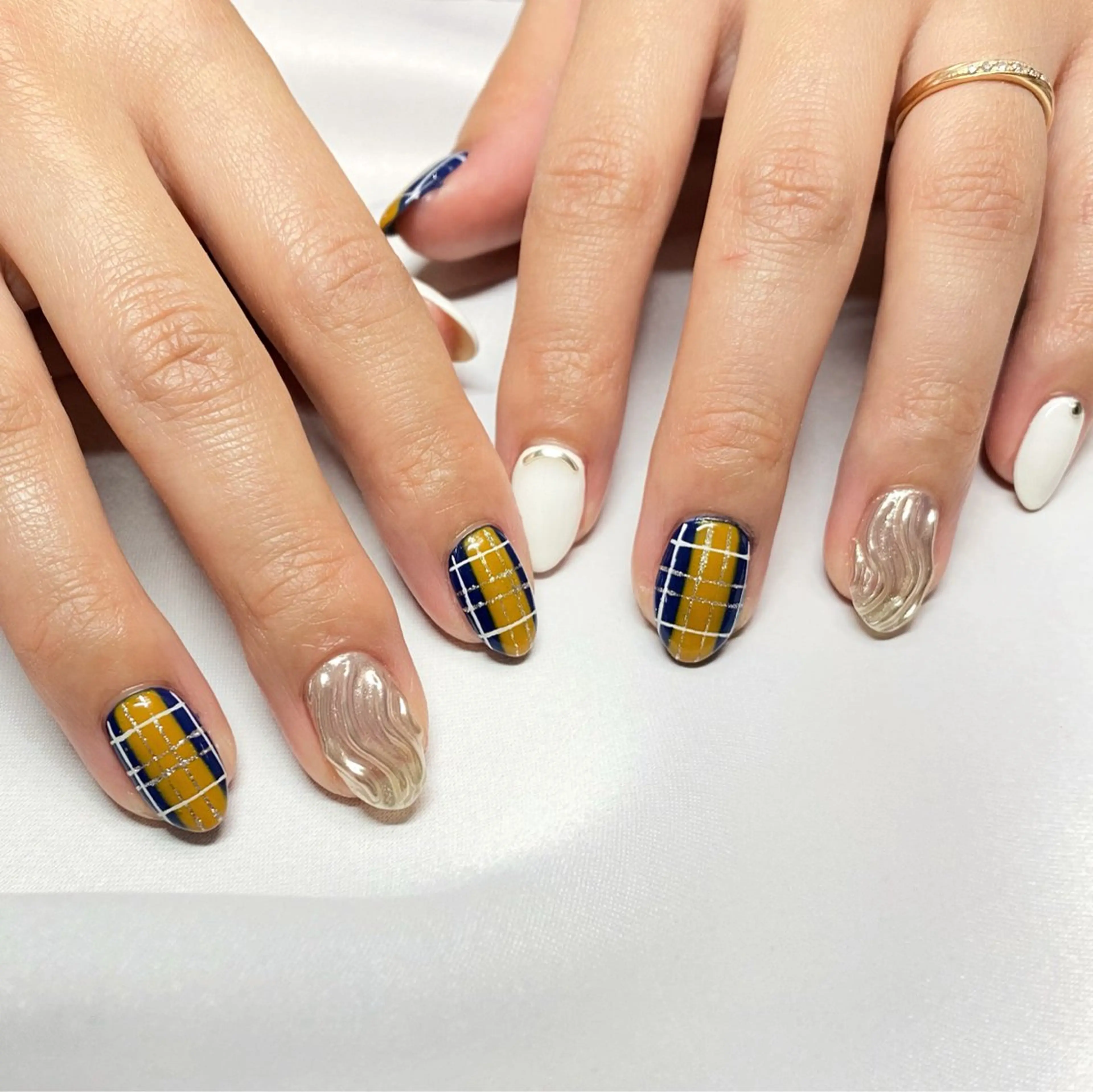 ネイル MiRanda Nail所属・MiRanda 保坂 舞のネイルデザイン