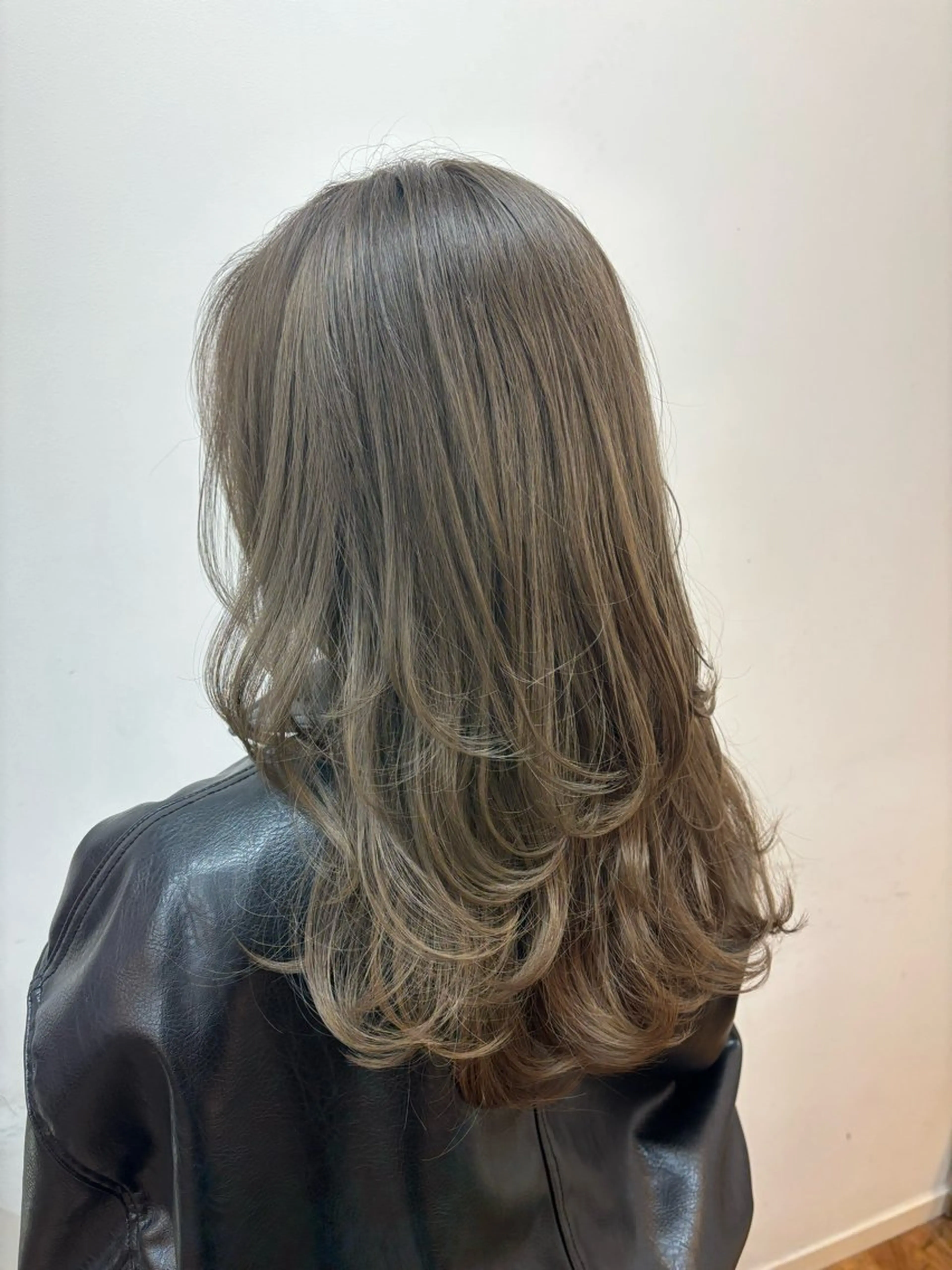 セミロング カラー ヘアアレンジ 外国人風カラー レイヤーカット カット ヘアカラー トリートメント 韓国ヘア sasugaのヘアスタイル