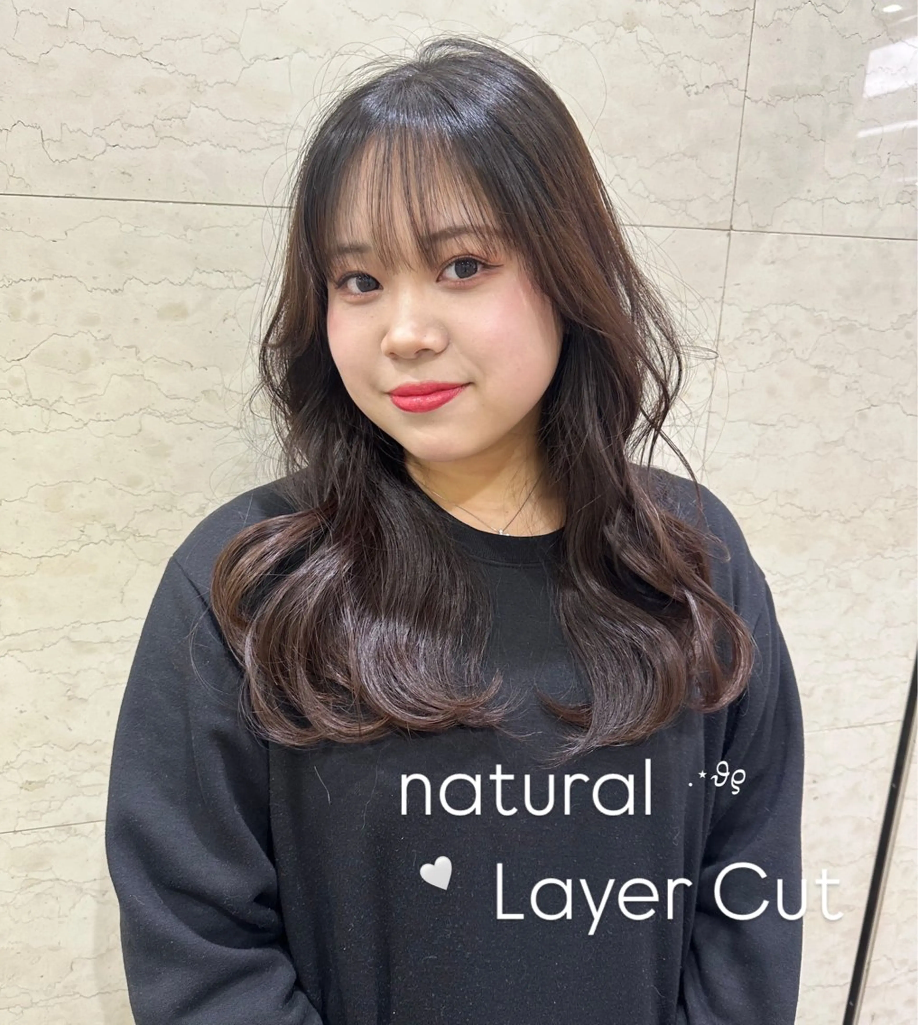 セミロング レイヤーカット 'AXISガスビル/ Rioのヘアスタイル