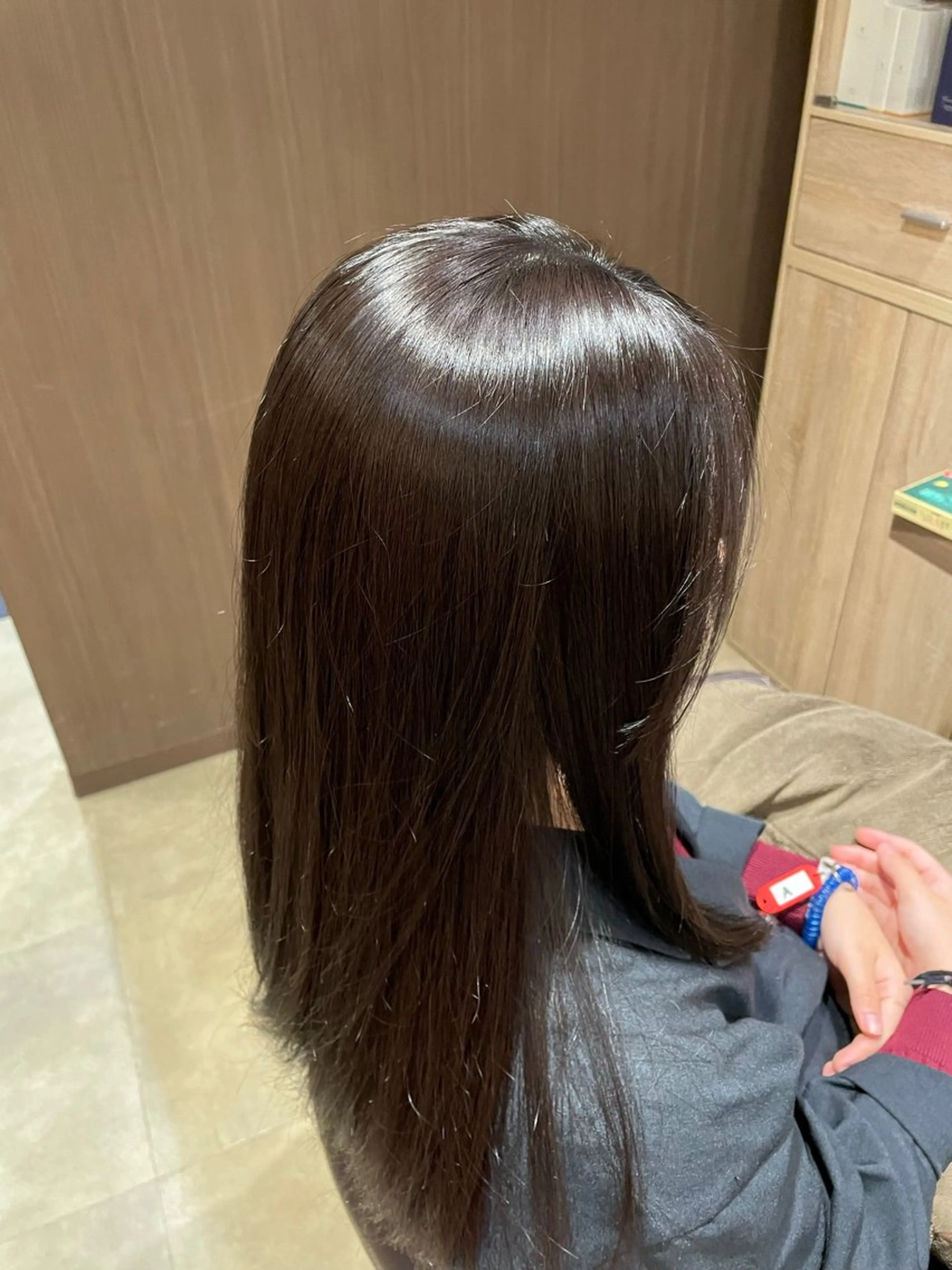 ロング カラー 緑川 佳薫のヘアスタイル