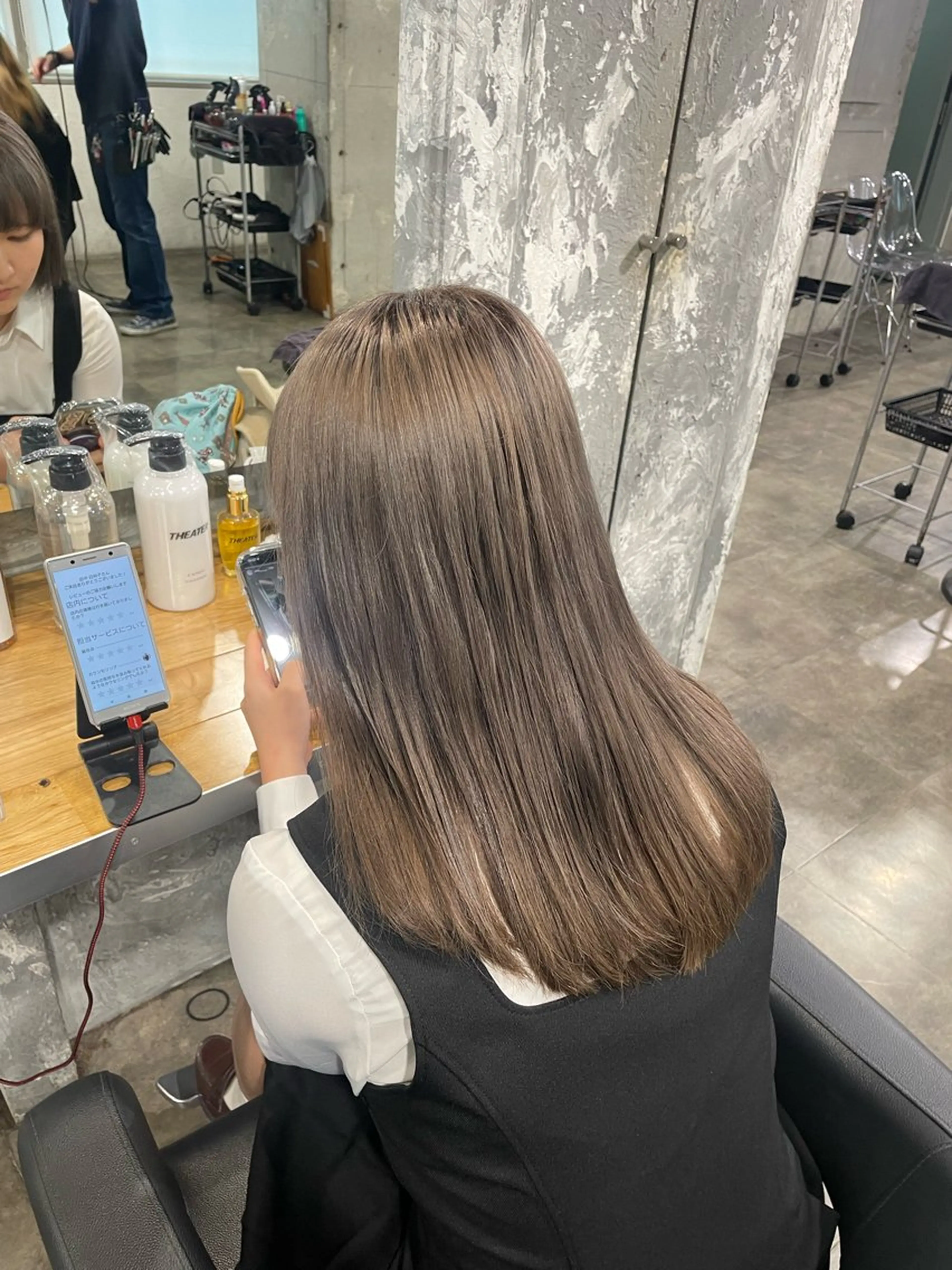 ロング カラー ハイトーンカラー 🦄レイヤーカットのヘアスタイル