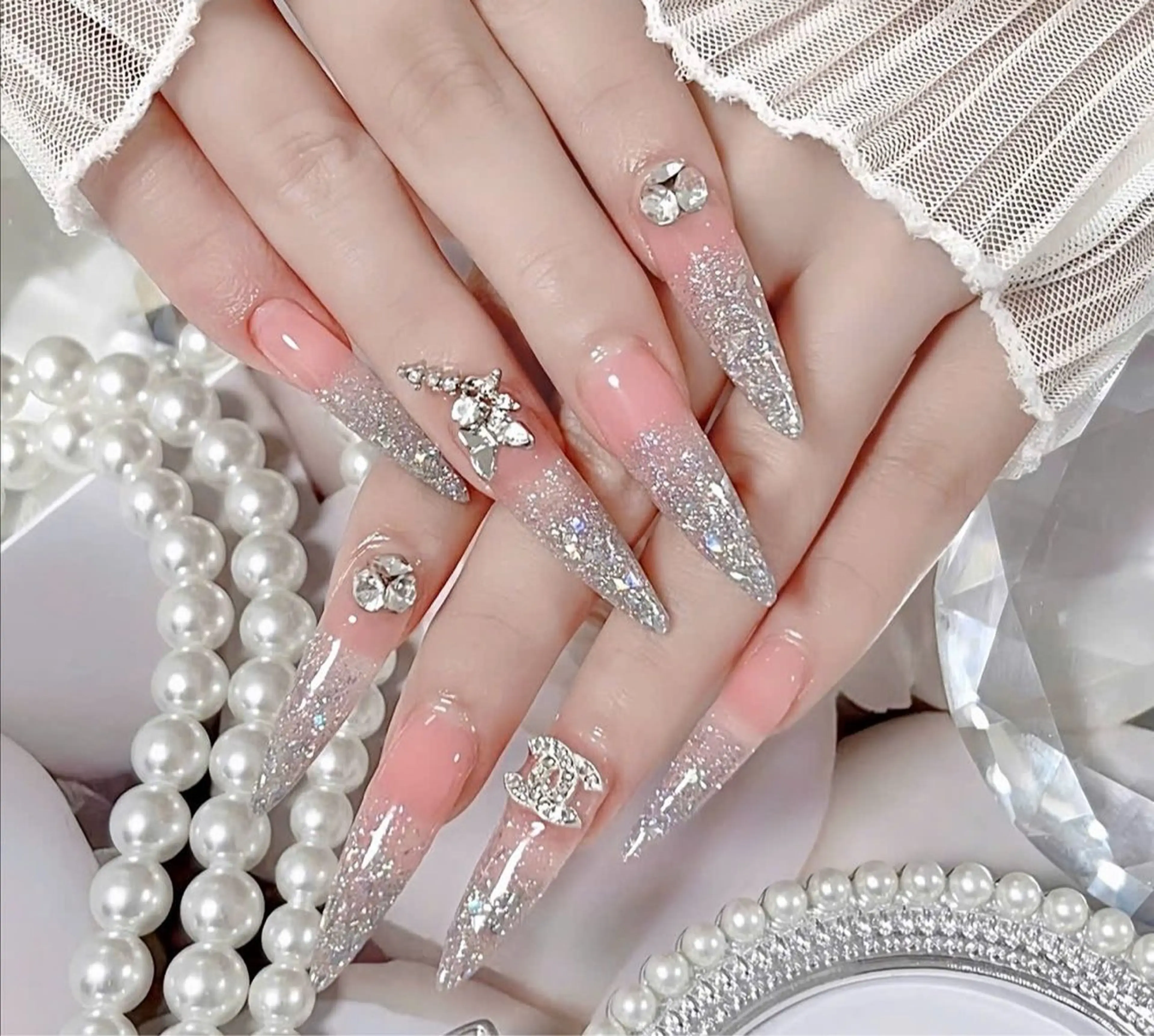 ネイル フレンチネイル ジェルネイル ガラスフレンチ ハロウィン ハート ハンドネイル H.baby Nail Salonのネイルデザイン